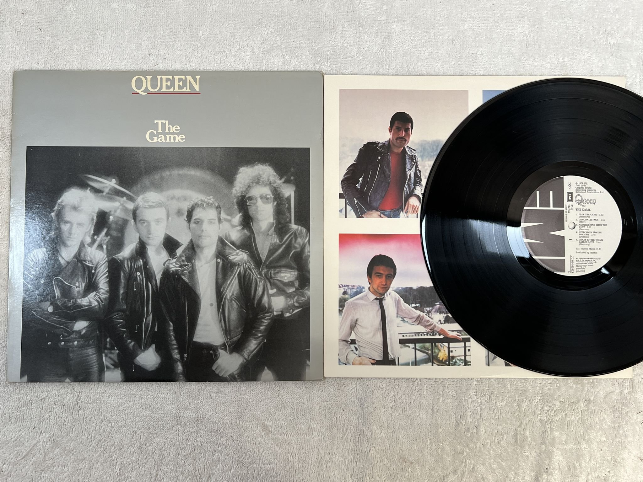 Omslagsbild för skivan QUEEN the game LP -80 ncb EMI 7C 064-63923