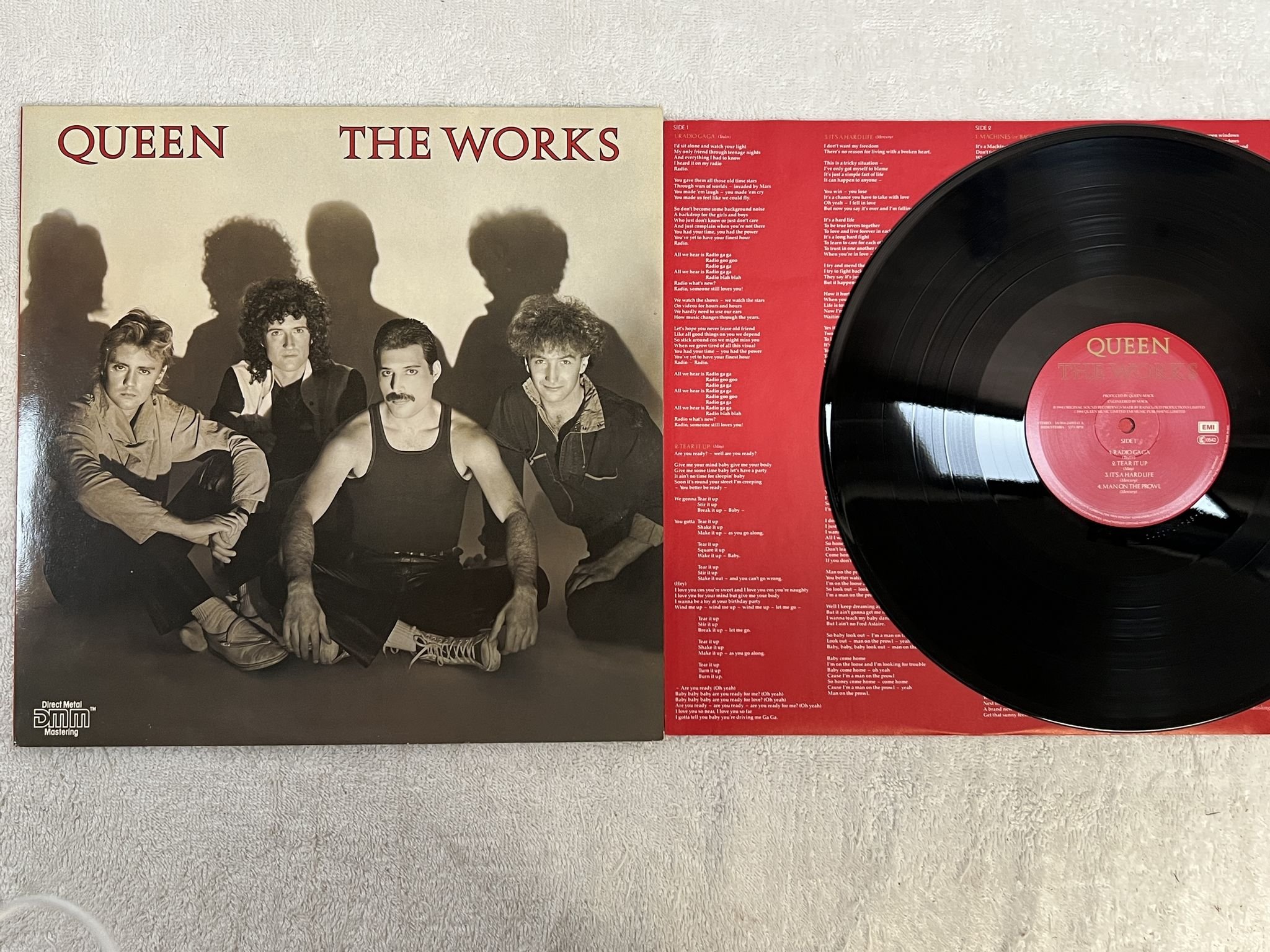 Omslagsbild för skivan QUEEN the works LP -84 Ger 1A 064-2400141