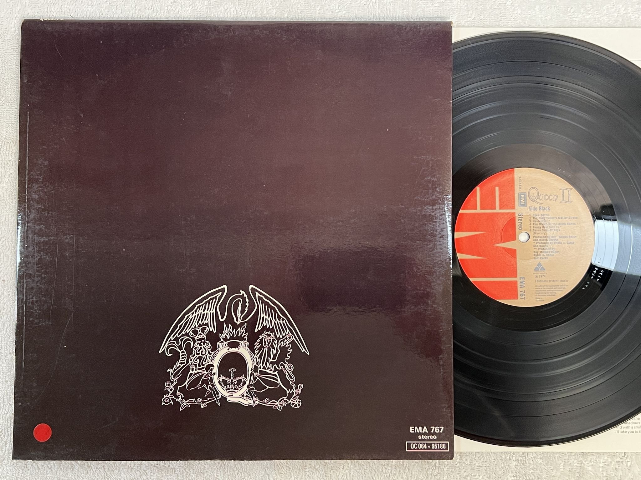 Omslagsbild för skivan QUEEN II LP -74 UK EMI EMA 767