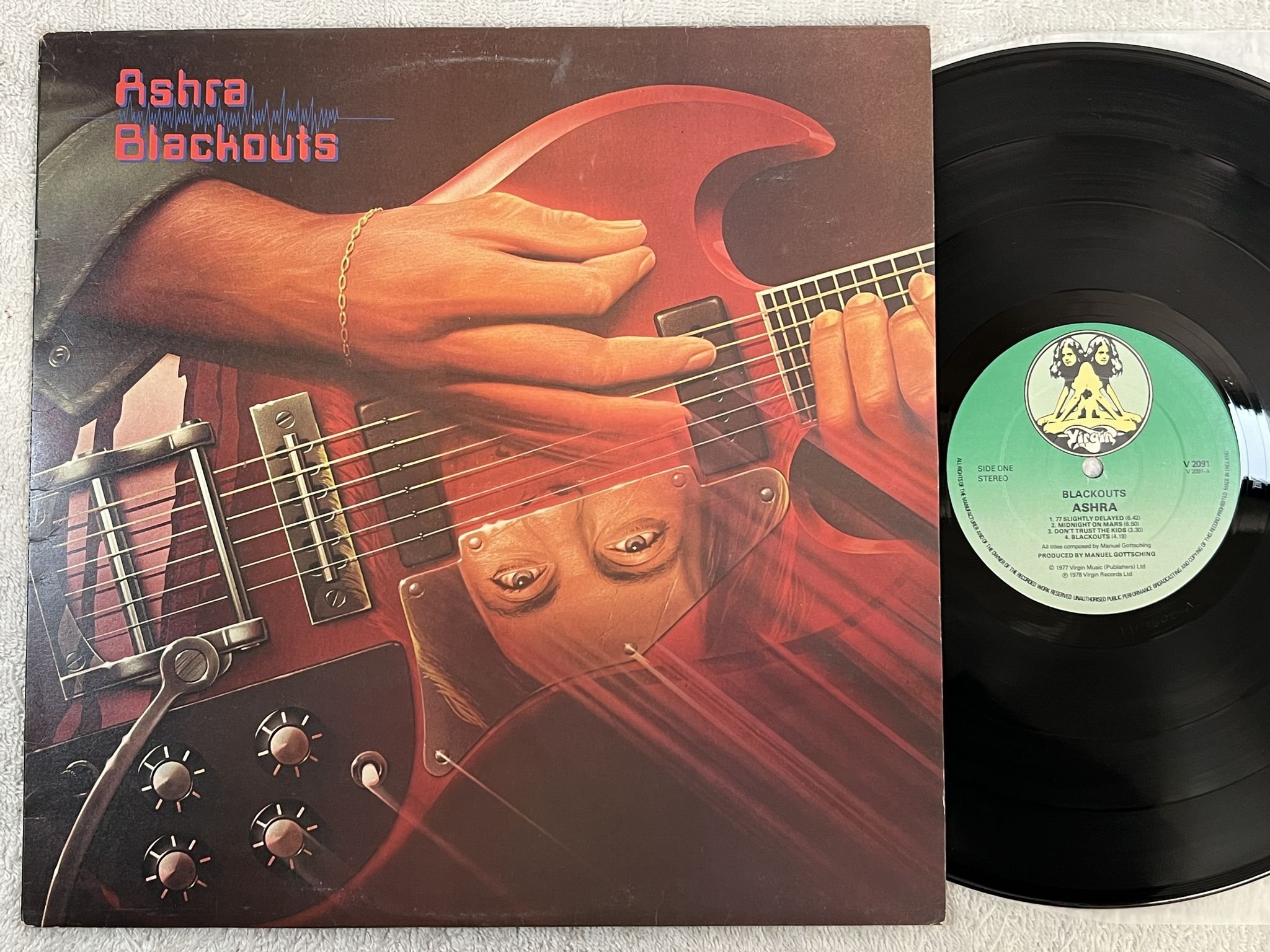 Omslagsbild för skivan ASHRA blackouts LP -78 UK VIRGIN V2091 ** KRAUTROCK **