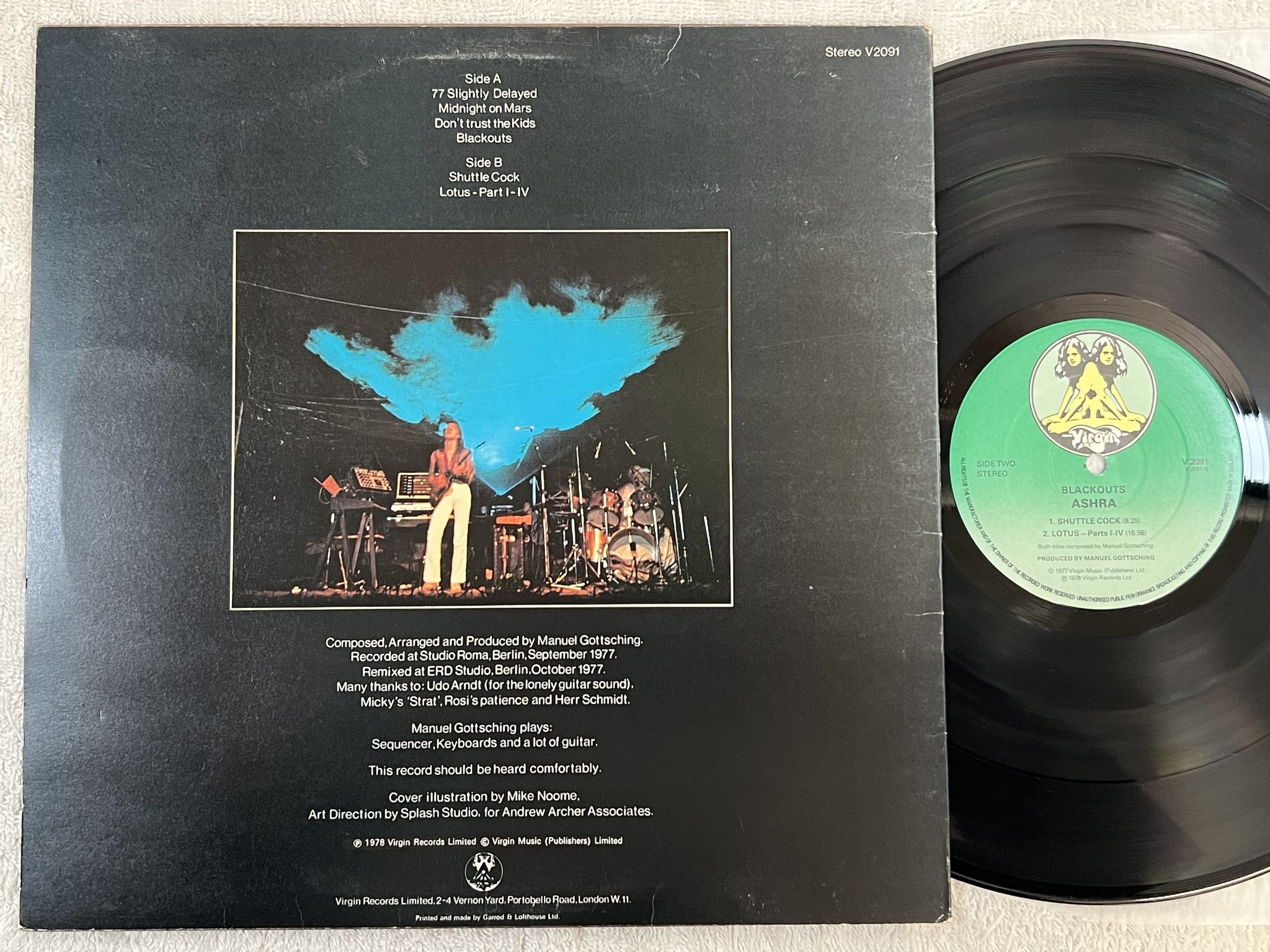 Omslagsbild för skivan ASHRA blackouts LP -78 UK VIRGIN V2091 ** KRAUTROCK **