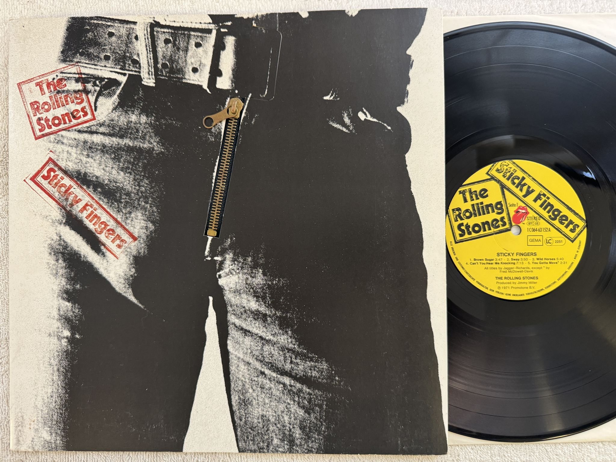 Omslagsbild för skivan ROLLING STONES sticky fingers LP Ger 1C 064-63152 *** Andy Warhol Art Cover ***