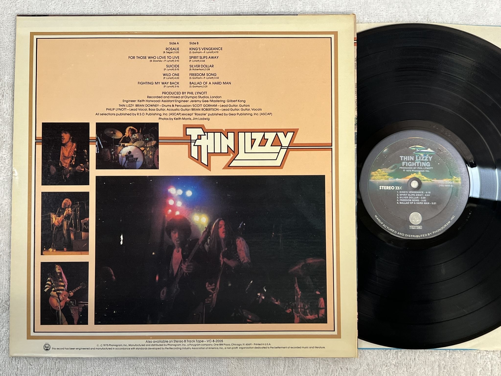 Omslagsbild för skivan THIN LIZZY fighting LP -75 US VERTIGO VEL-2005