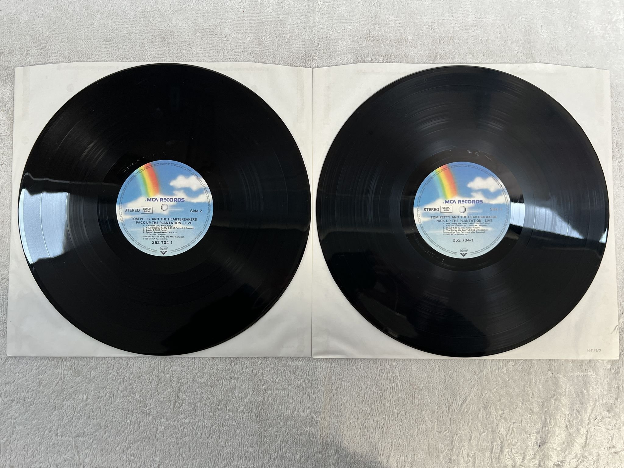 Omslagsbild för skivan TOM PETTY & THE HEARTBREAKERS Pack Up The Plantation Live 2xLP -85 MCA 252704-1