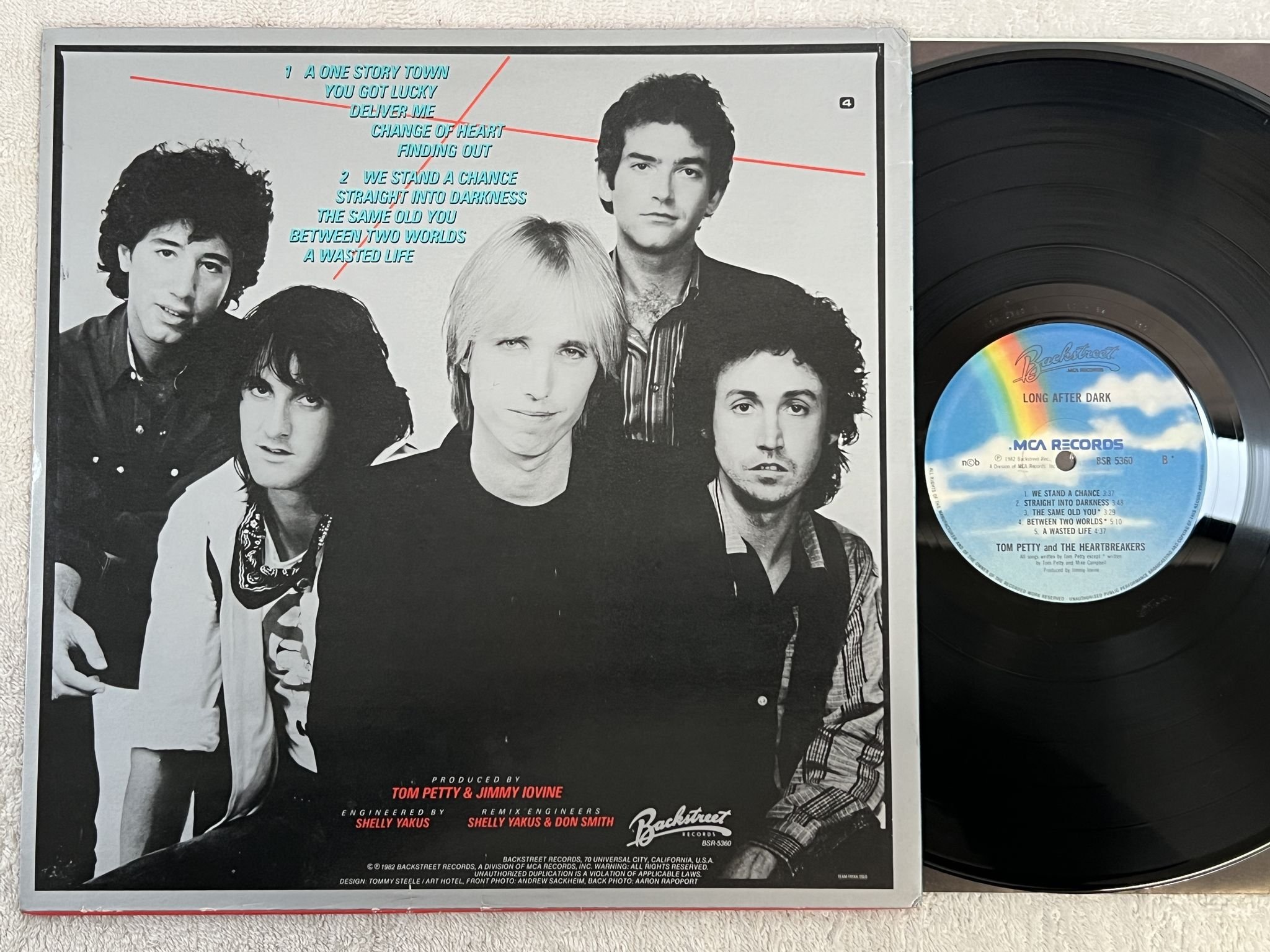 Omslagsbild för skivan TOM PETTY & THE HEARTBREAKERS long after dark LP -82 ncb MCA BSR 5360