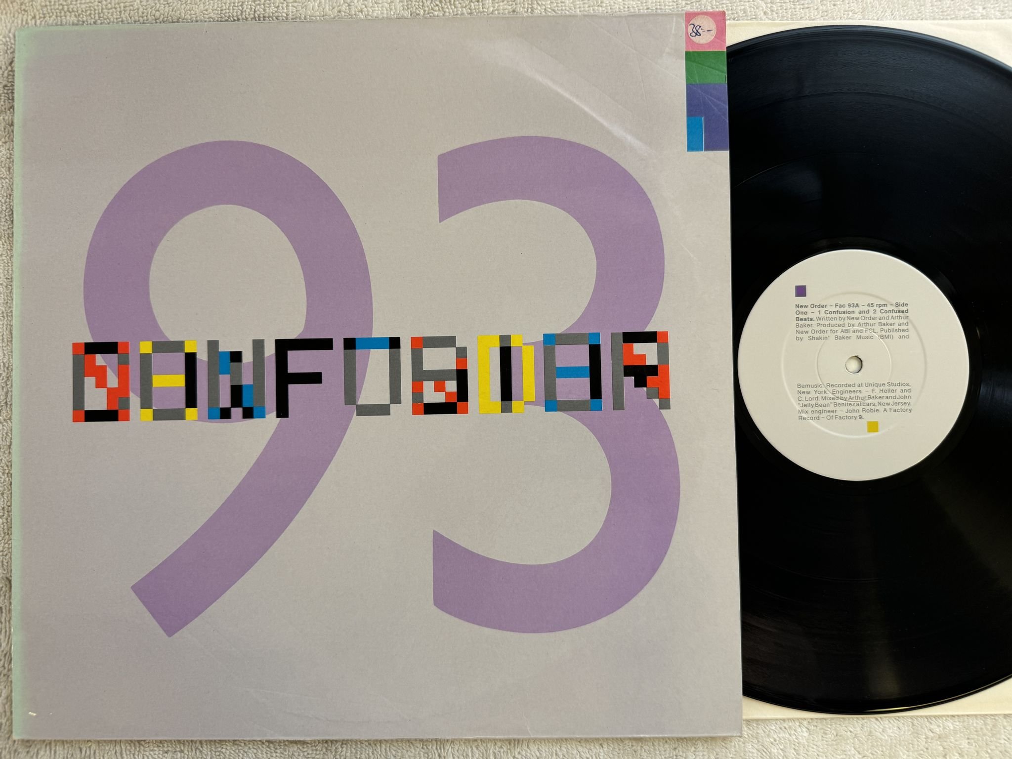 Omslagsbild för skivan NEW ORDER confusion 12" UK FACTORY FAC 93 ** EMBOSSED SLEEVE **