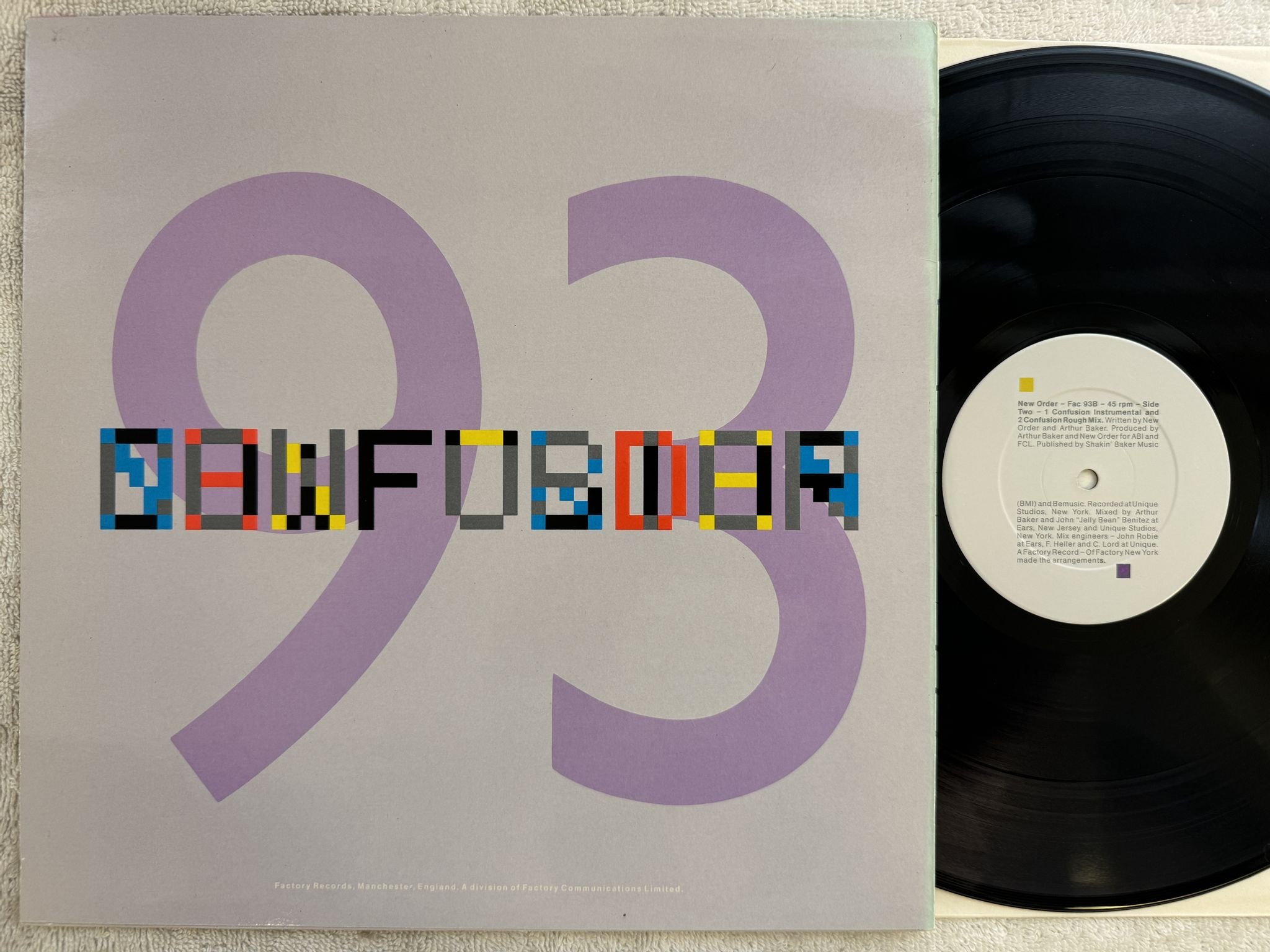 Omslagsbild för skivan NEW ORDER confusion 12" UK FACTORY FAC 93 ** EMBOSSED SLEEVE **