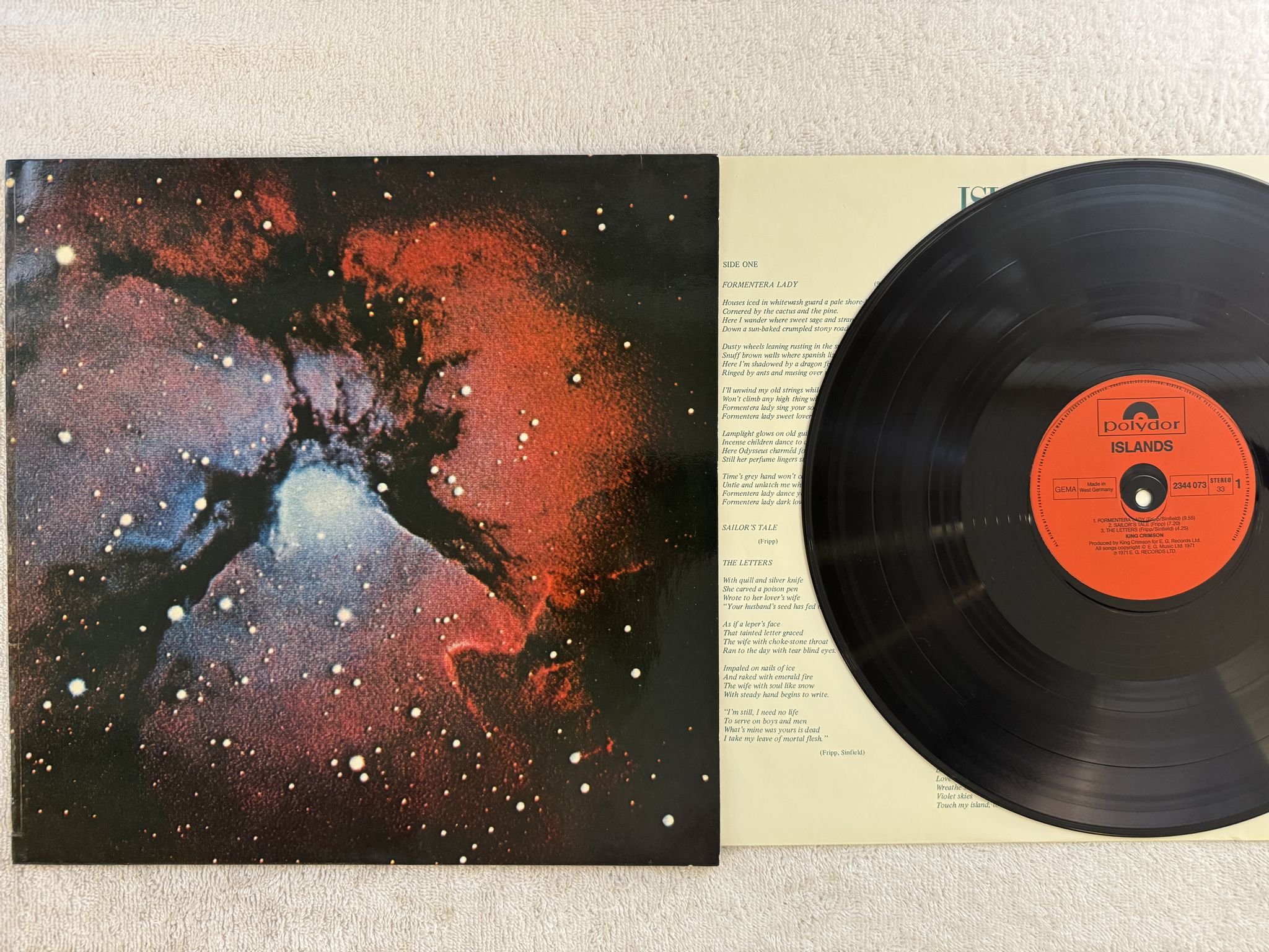 Omslagsbild för skivan KING CRIMSON islands LP re Ger POLYDOR 2344073