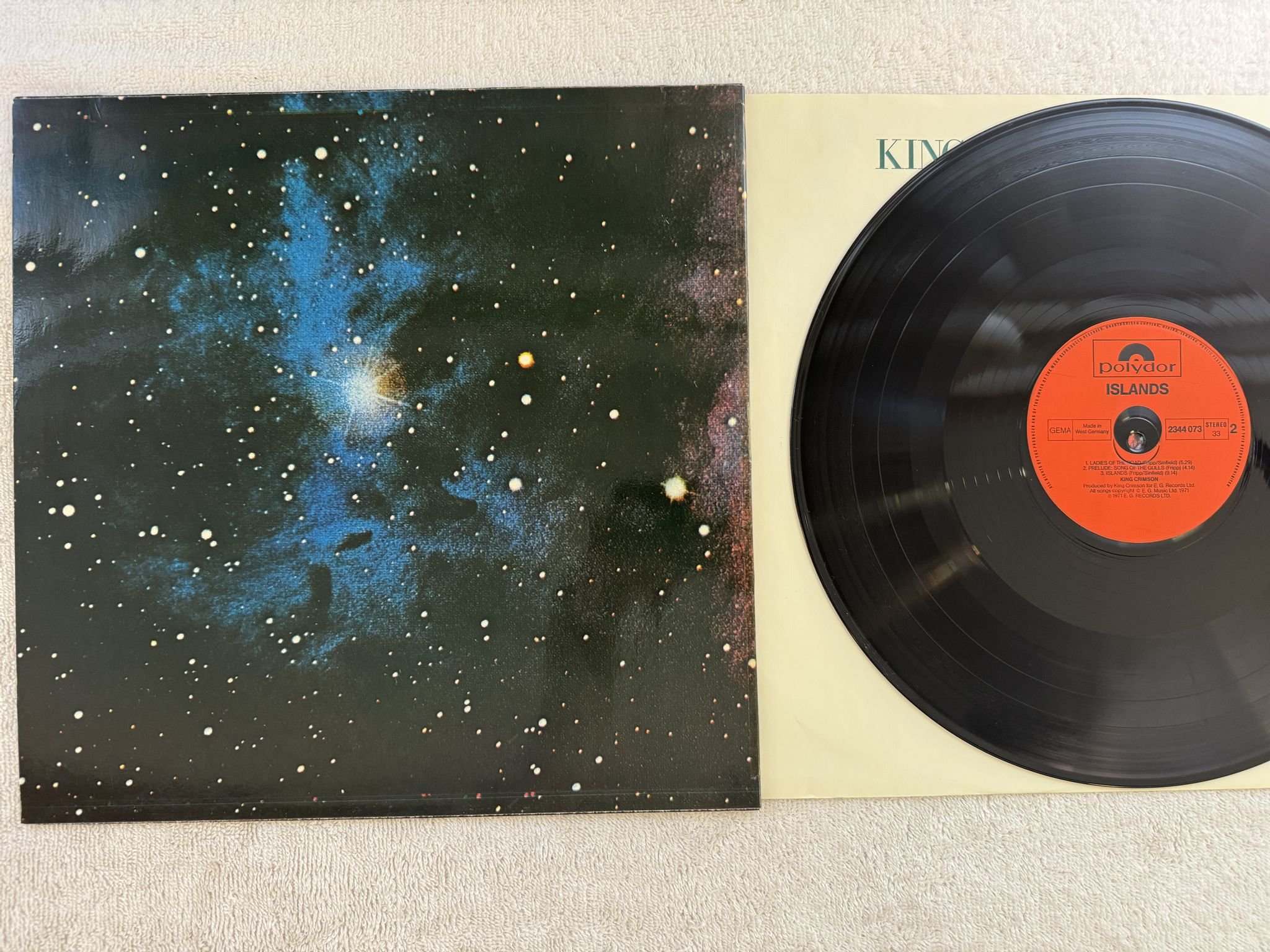 Omslagsbild för skivan KING CRIMSON islands LP re Ger POLYDOR 2344073