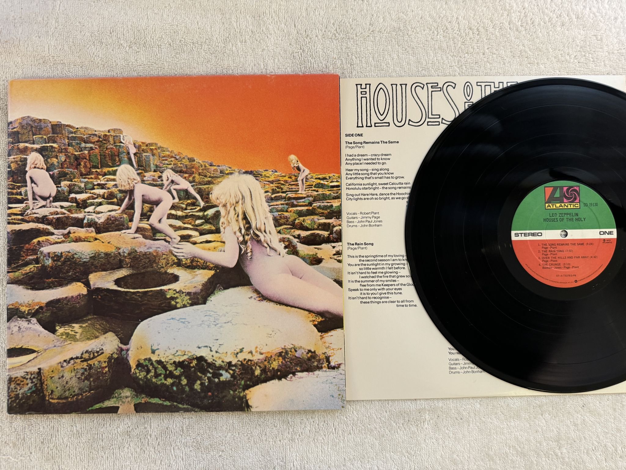 Omslagsbild för skivan LED ZEPPELIN houses of the holy LP -73 US ATLANTIC SD 19130