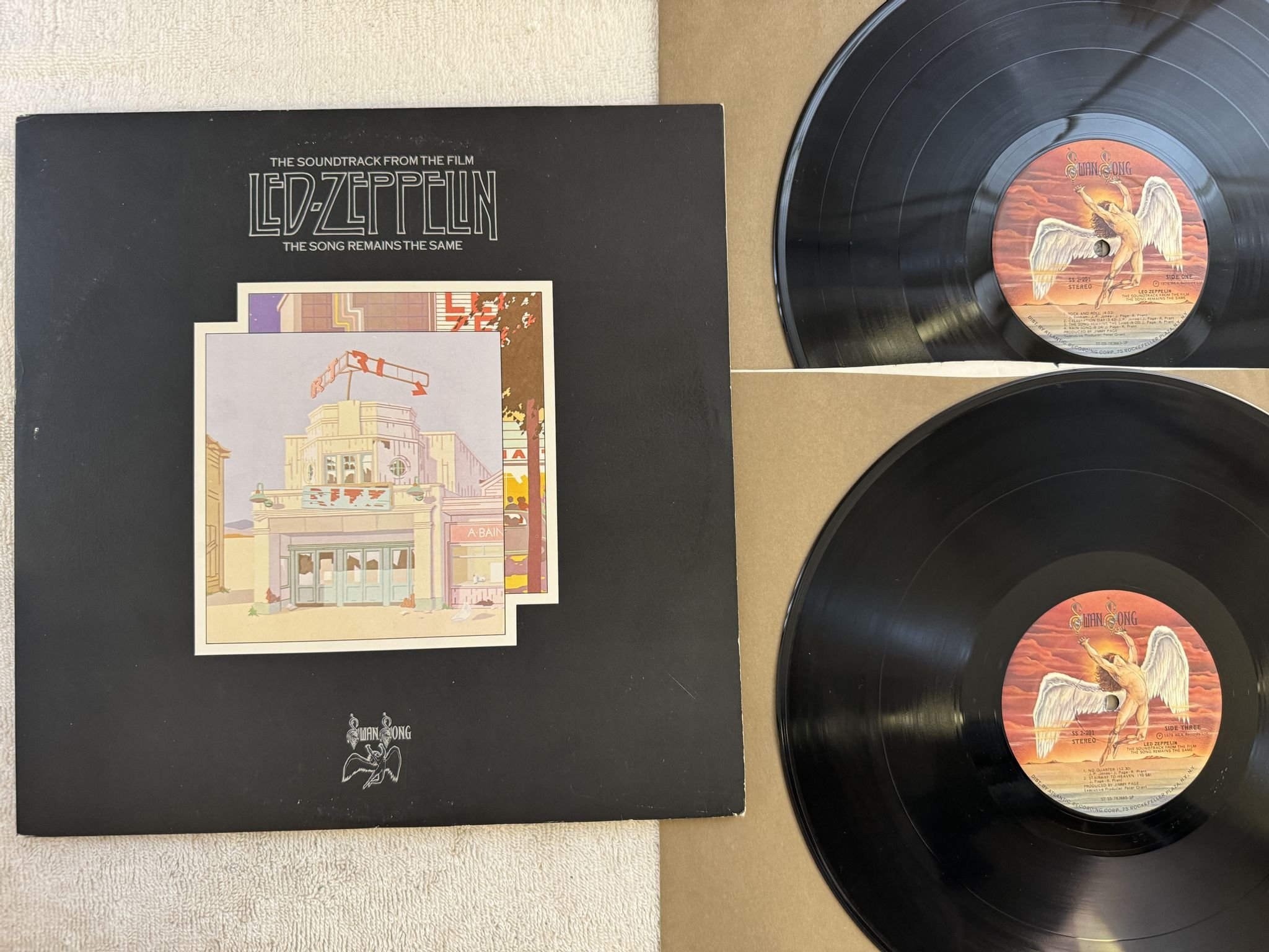 Omslagsbild för skivan LED ZEPPELIN the song remains the same 2xLP -76 US SWAN SONG SS 2-201