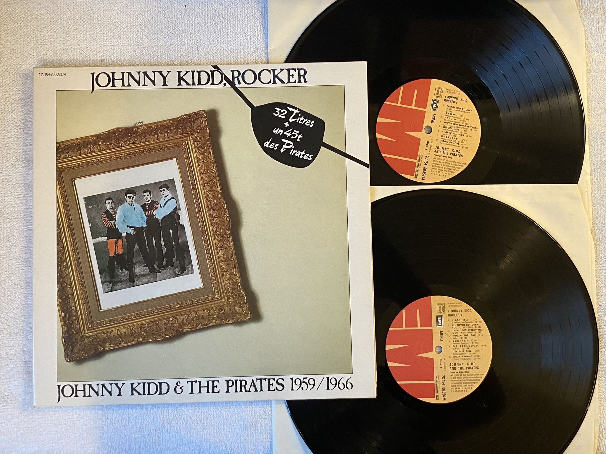 Omslagsbild för skivan JOHNNY KIDD & THE PIRATES Johnny Kidd, Rocker - 1959/1966 2xLP + 7" Fra EMI