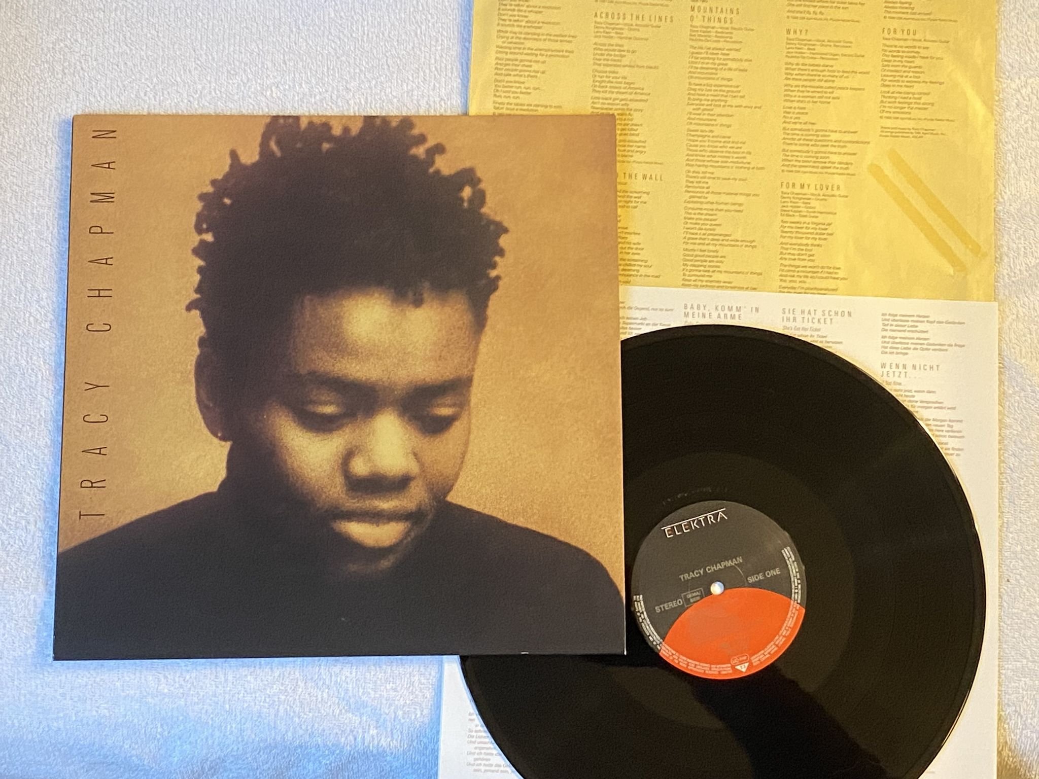 Omslagsbild för skivan TRACY CHAPMAN s/t LP -88 Ger ELEKTRA 960 774-1 *** FAST CAR ***