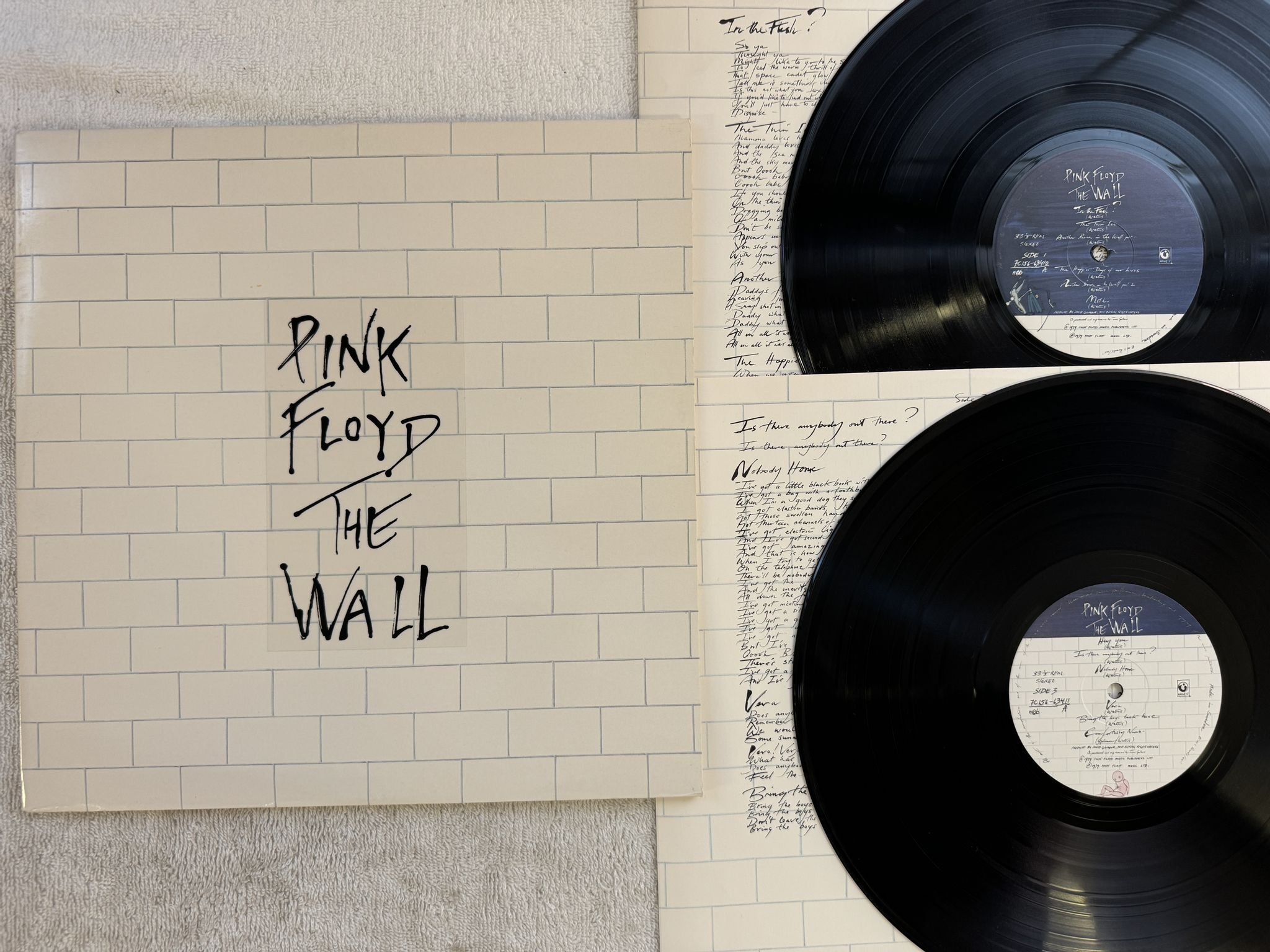Omslagsbild för skivan PINK FLOYD the wall 2xLP -79 HARVEST 7C 156-63410