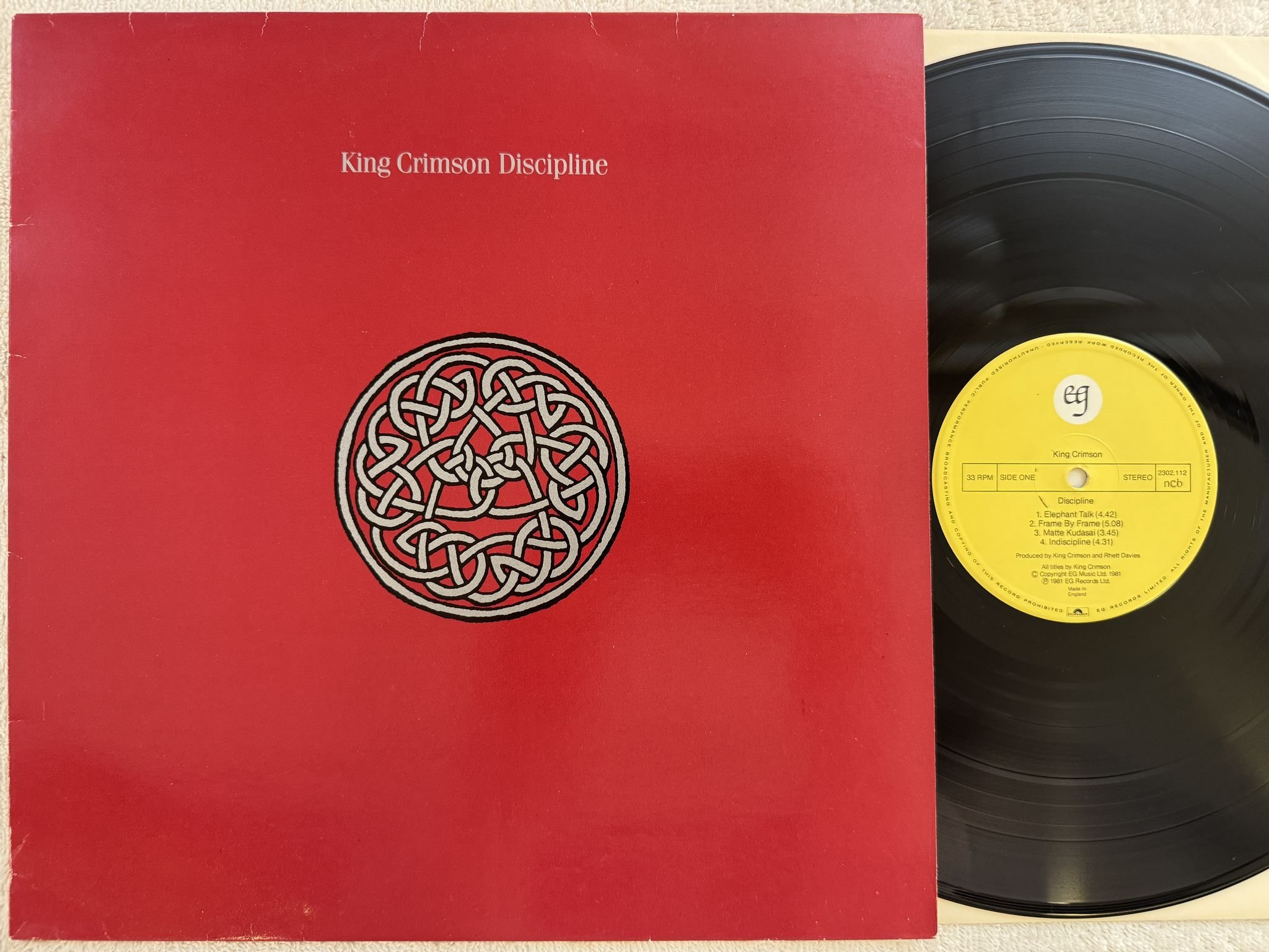 Omslagsbild för skivan KING CRIMSON discipline LP -81 ncb EG 2302112