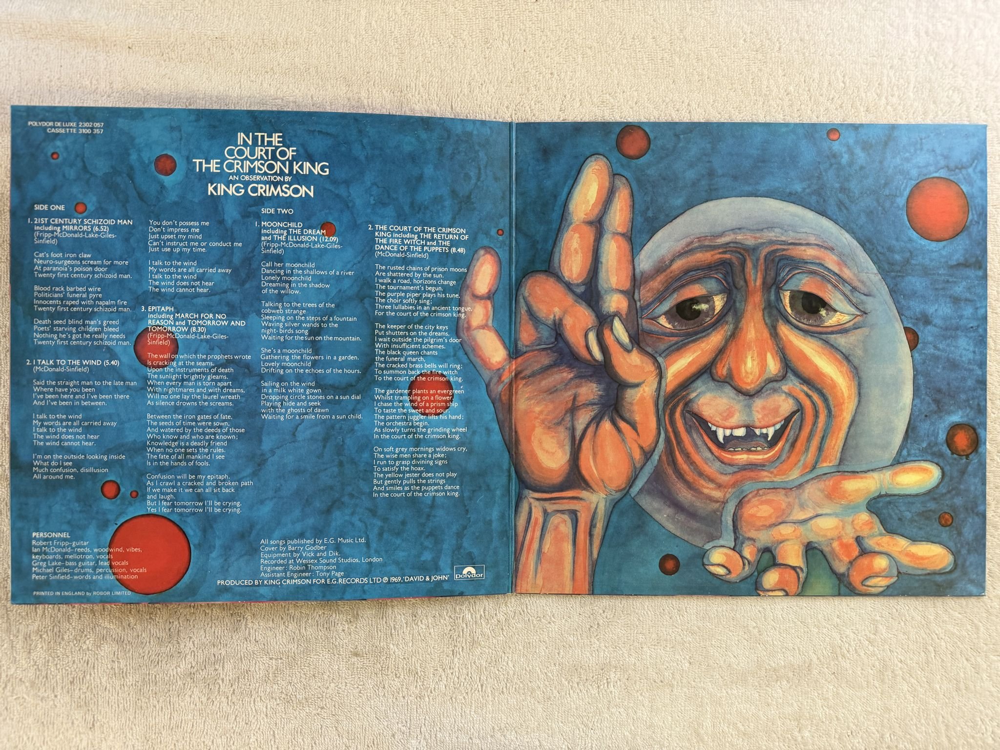 Omslagsbild för skivan KING CRIMSON in the court pf the s/t LP re UK POLYDOR 2302057