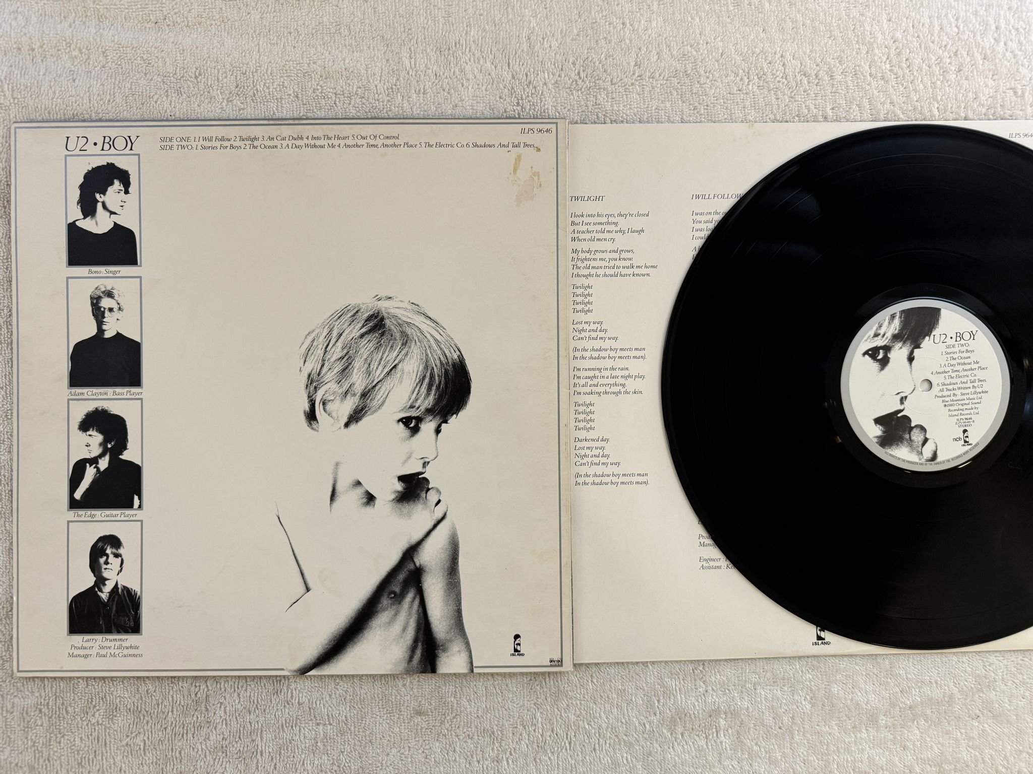 Omslagsbild för skivan U2 boy LP -80 ncb ISLAND ILPS 9646