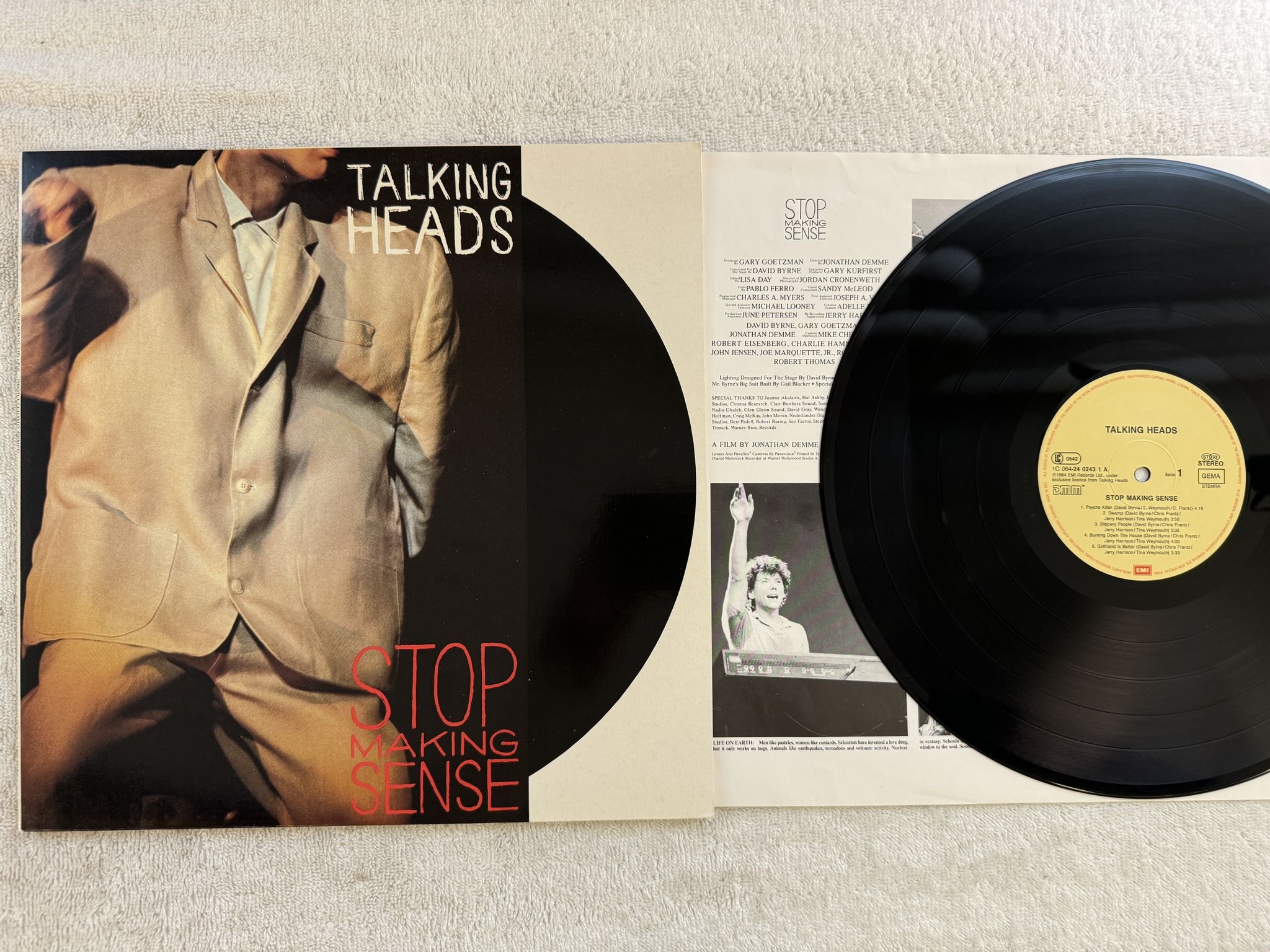 Omslagsbild för skivan TALKING HEADS stop making sense LP -84 Ger EMI 1C 064-2402431