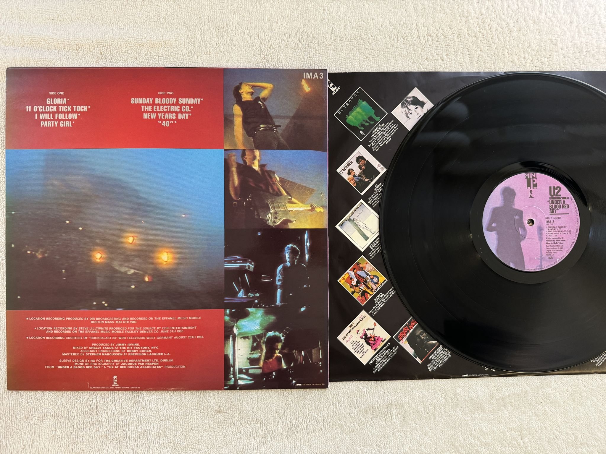 Omslagsbild för skivan U2 under a blood red sky LP -83 ncb ISLAND IMA 3