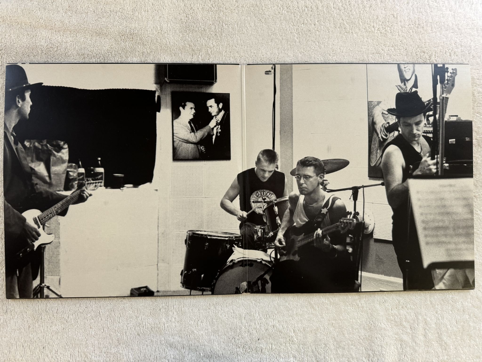 Omslagsbild för skivan U2 rattle and hum 2x LP -88 ncb ISLAND U27