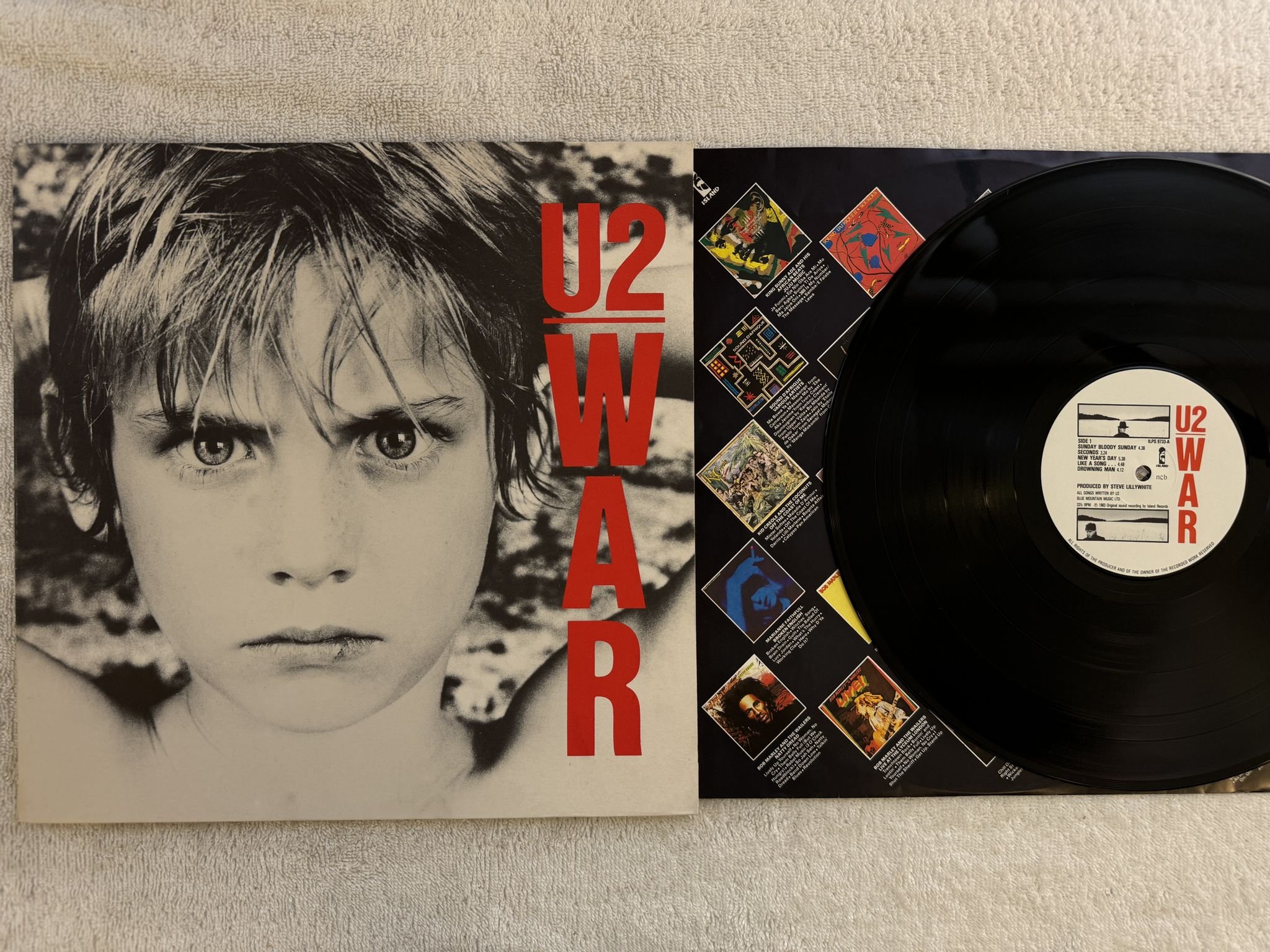 Omslagsbild för skivan U2 war LP -83 ncb ISLAND ILPS 9733
