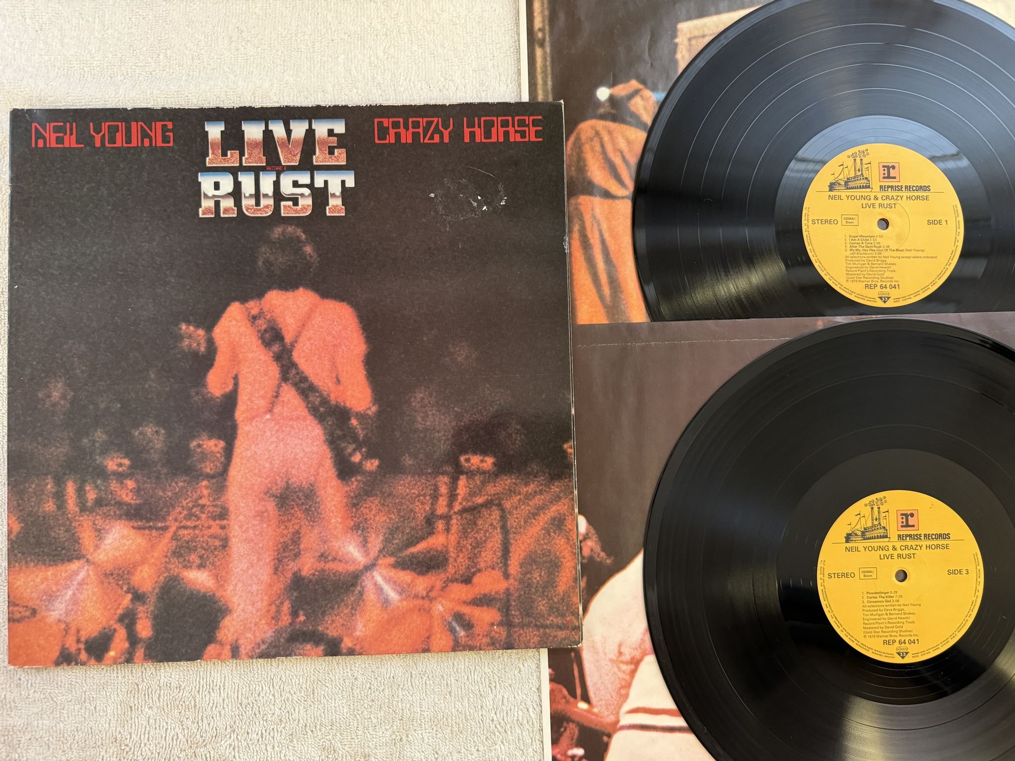 Omslagsbild för skivan NEIL YOUNG & CRAZY HORSE live rust 2xLP REPRISE REP 64041