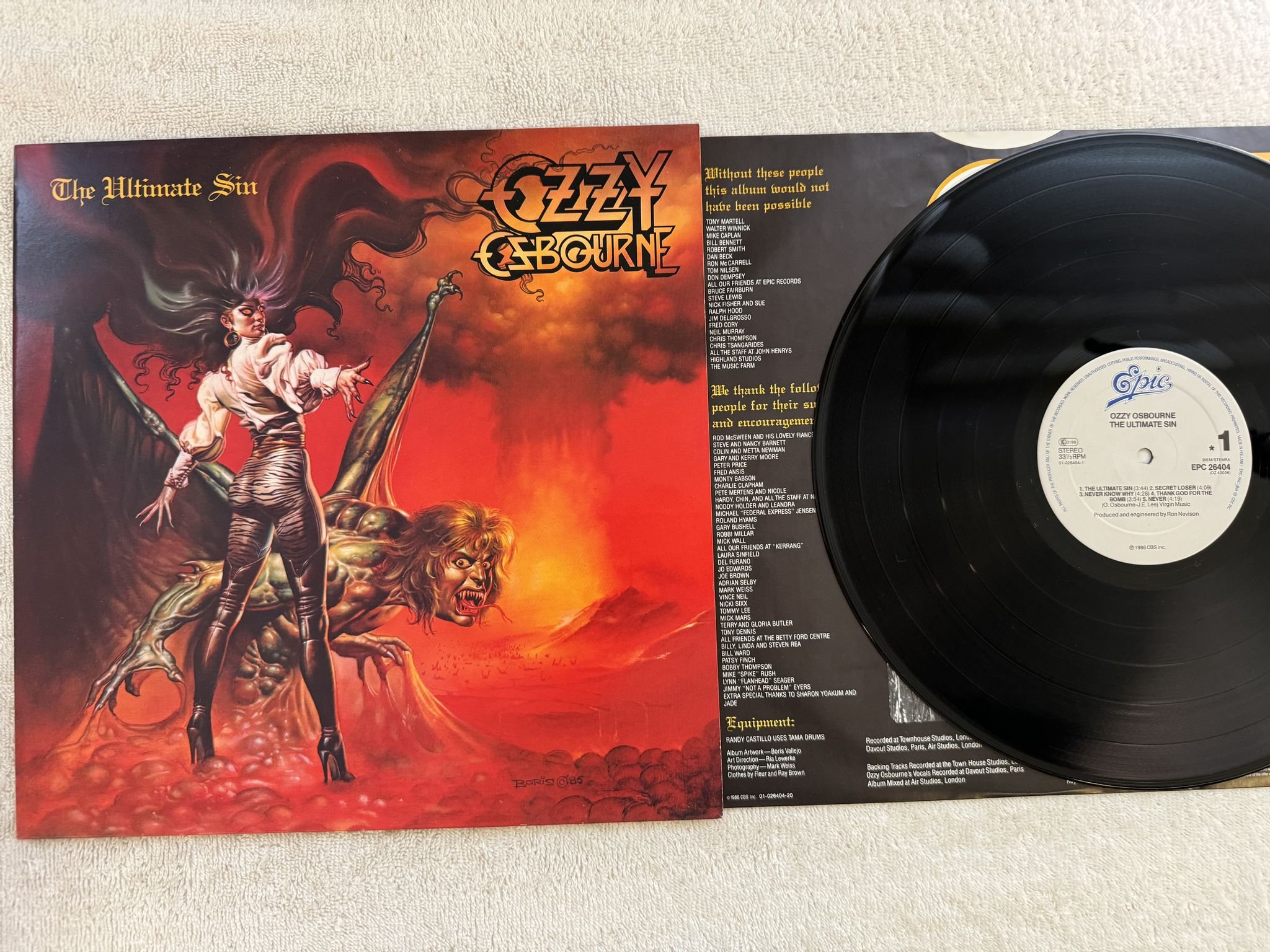 Omslagsbild för skivan OZZY OSBOURNE The Ultimate Sin LP -86 Hol EPIC EPC 26404