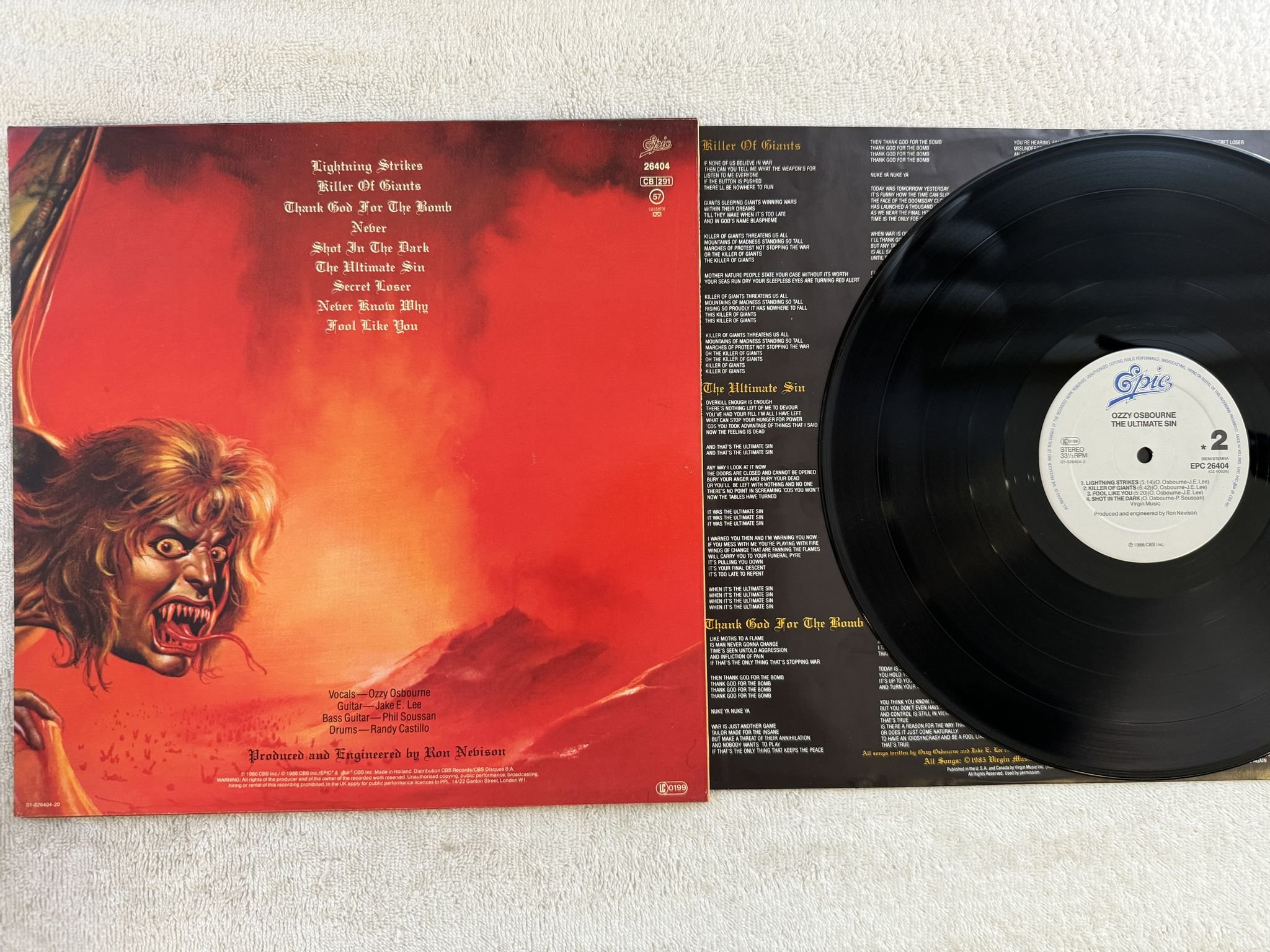 Omslagsbild för skivan OZZY OSBOURNE The Ultimate Sin LP -86 Hol EPIC EPC 26404