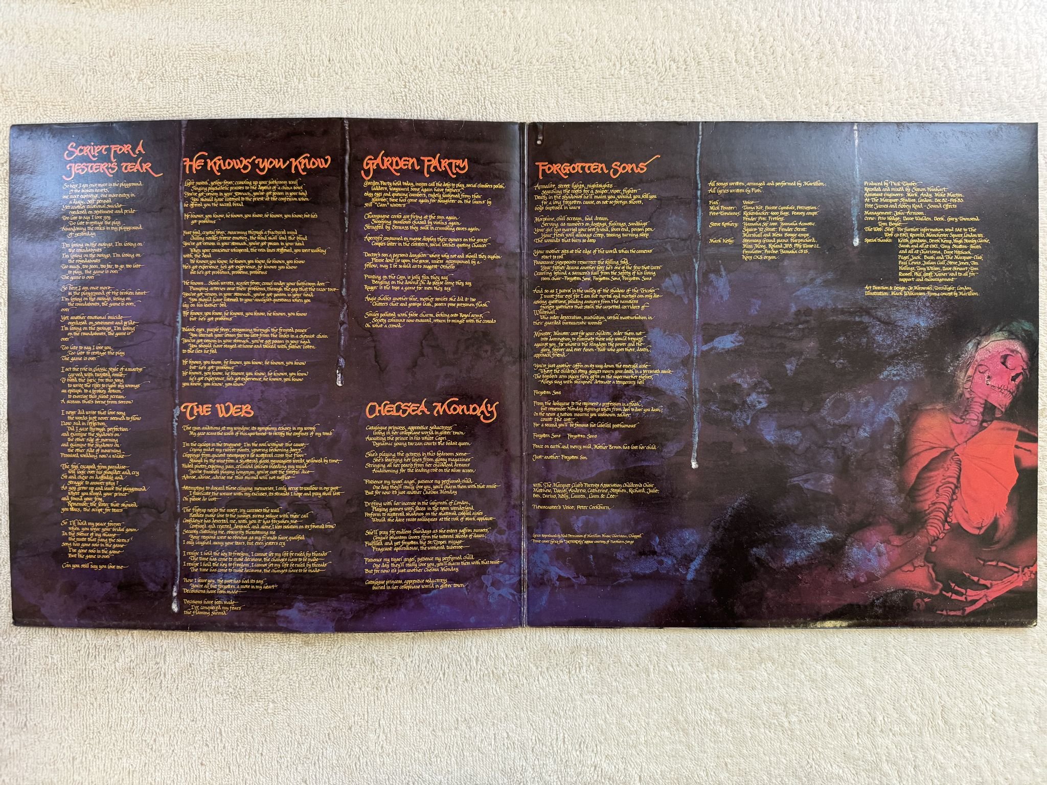 Omslagsbild för skivan MARILLION script for a jester's tear LP -83 EMI 1C 064-07715