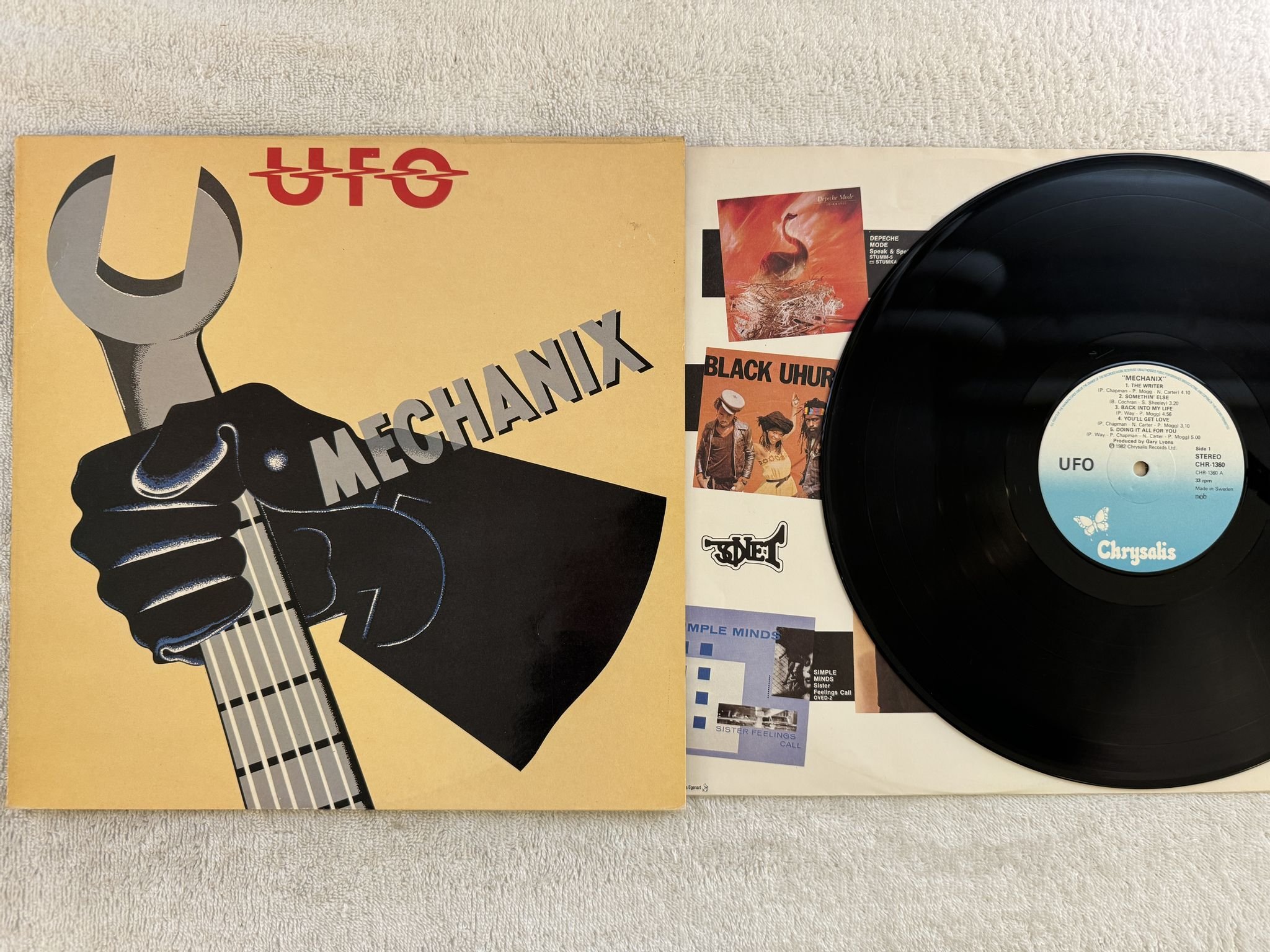 Omslagsbild för skivan UFO mechanix LP -82 ncb CHRYSALIS CHR 1360