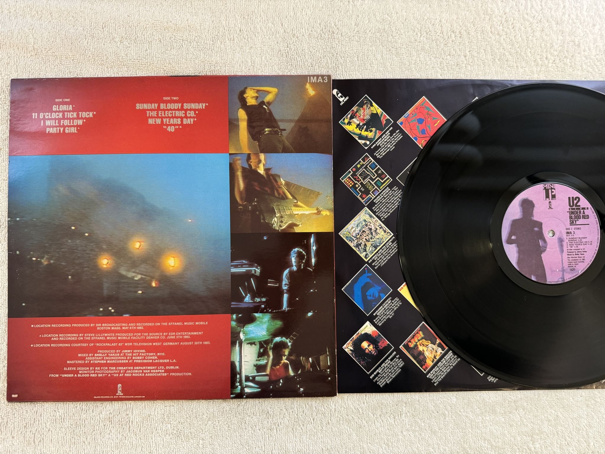 Omslagsbild för skivan U2 under a blood red sky LP -83 ncb ISLAND IMA-3