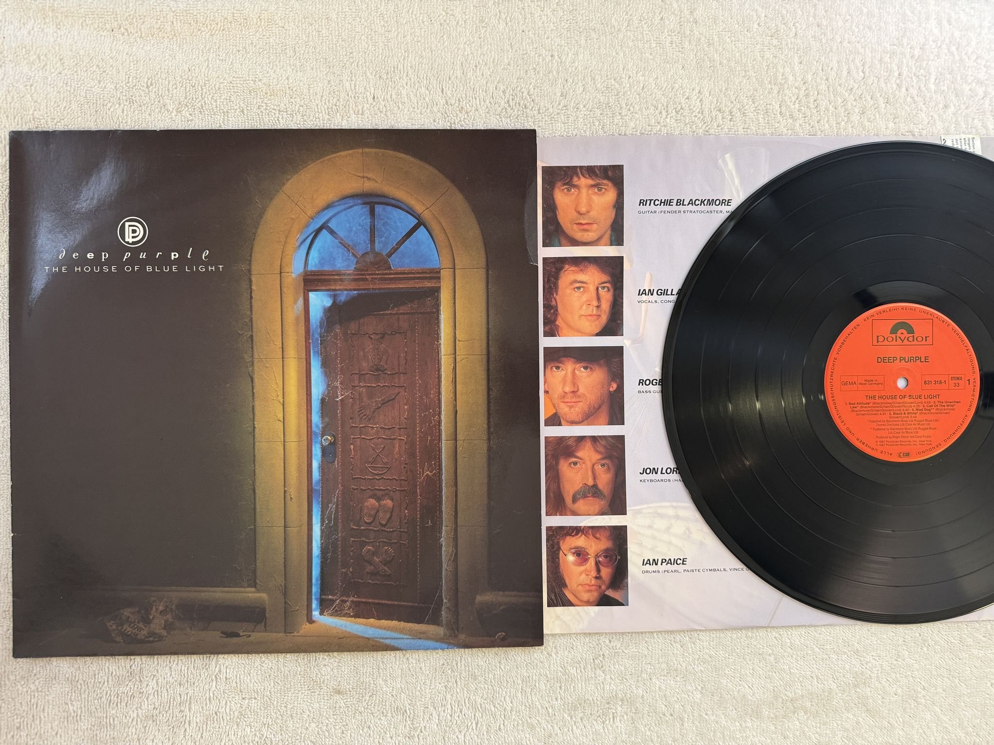 Omslagsbild för skivan DEEP PURPLE the house of blue light LP -87 Ger POLYDOR 831 318-1