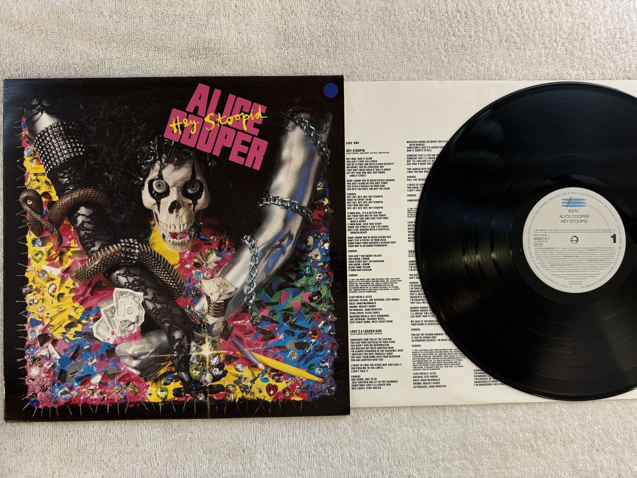 Omslagsbild för skivan ALICE COOPER hey stoopid LP -91 Ger EPIC 4684161