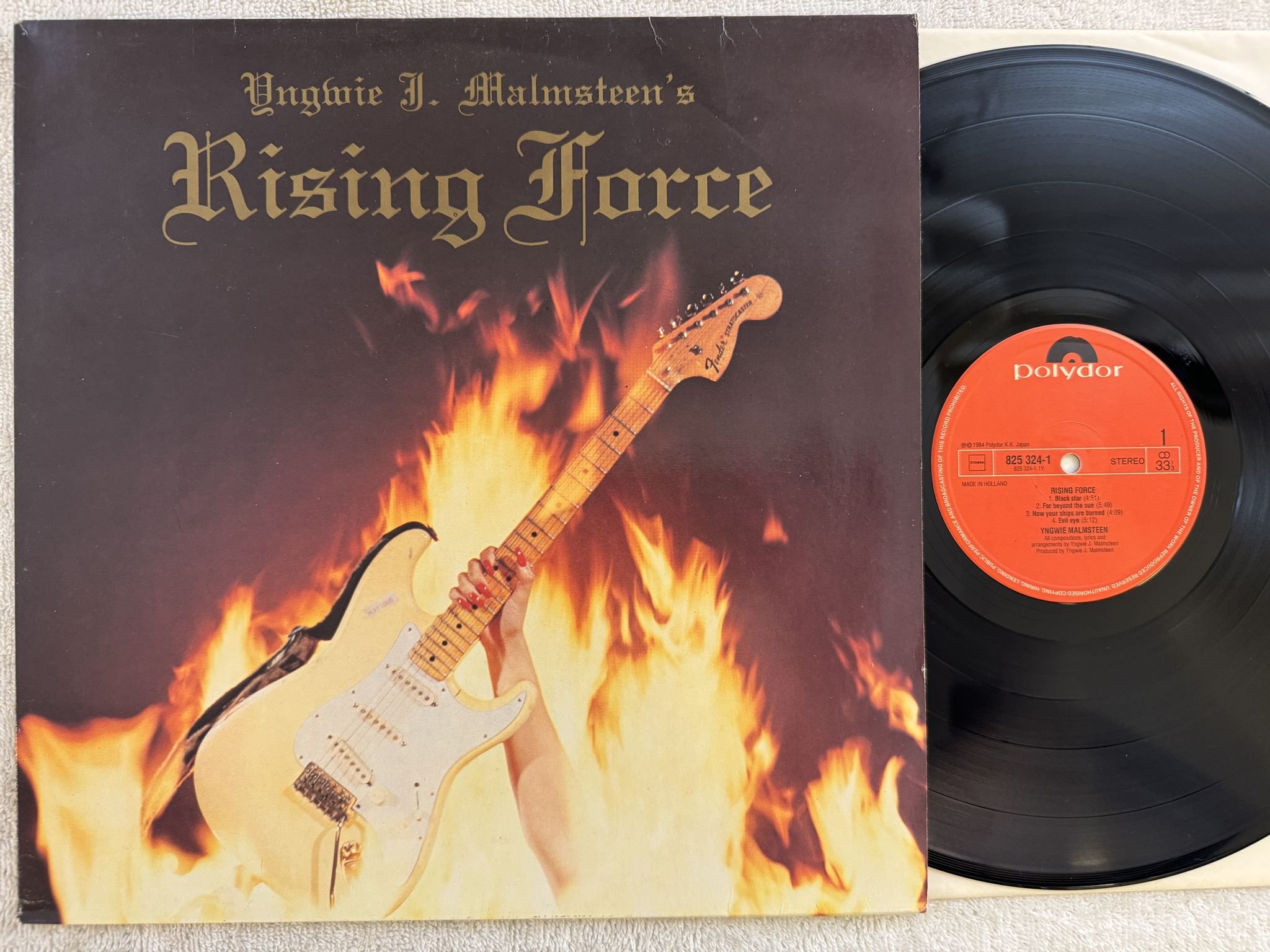 Omslagsbild för skivan YNGWIE MALMSTEEN rising force LP -84 Hol POLYDOR 825 324-1