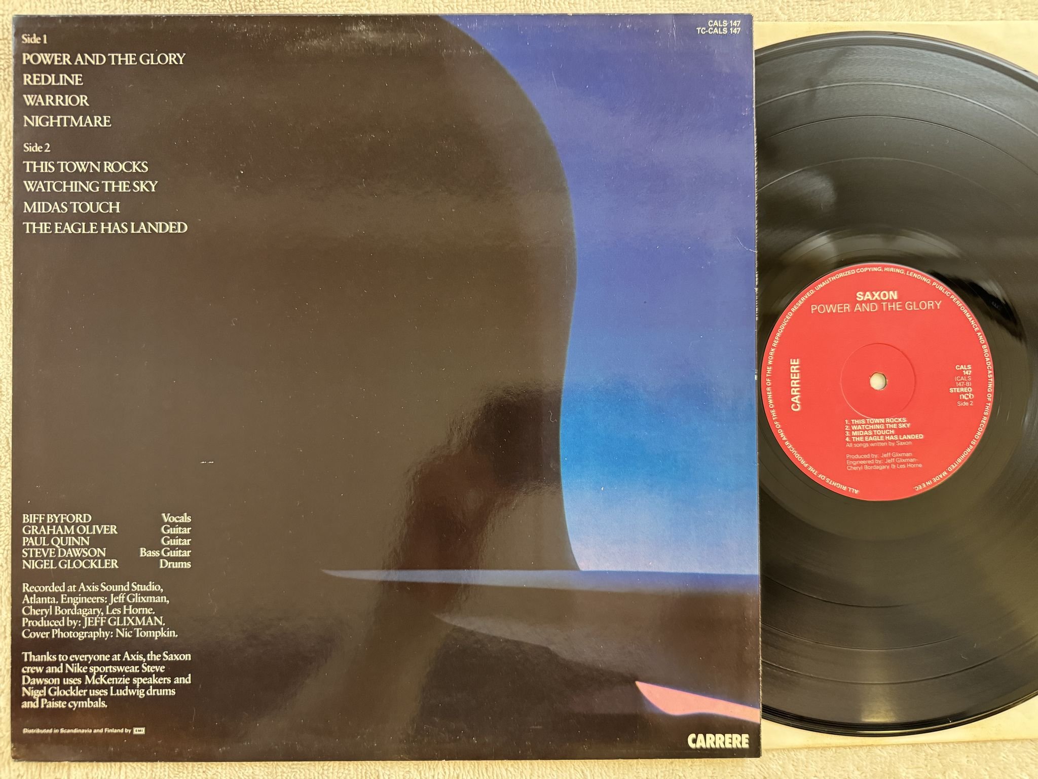 Omslagsbild för skivan SAXON Power & The Glory LP -83 ncb CARRERE CALS 147