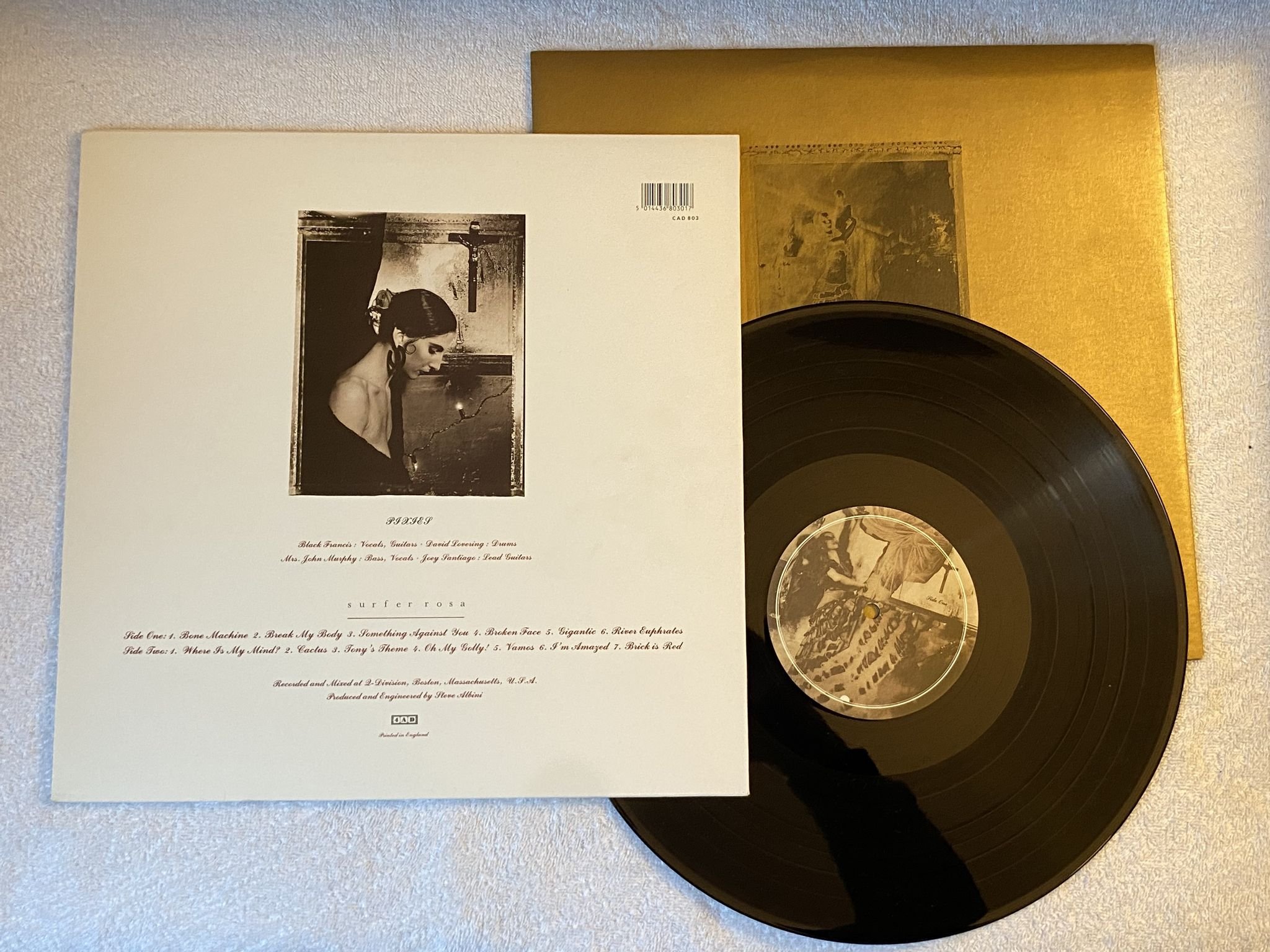 Omslagsbild för skivan PIXIES Surfer Rosa LP -88 UK 4AD CAD 803