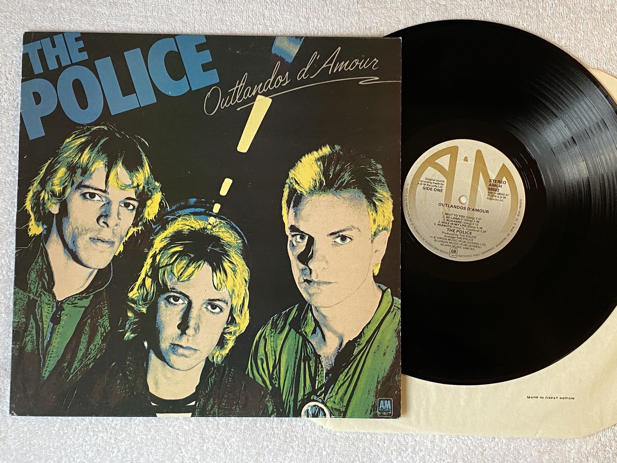 Omslagsbild för skivan THE POLICE outlandos d'amour LP -78 UK A&M AMLH 68502