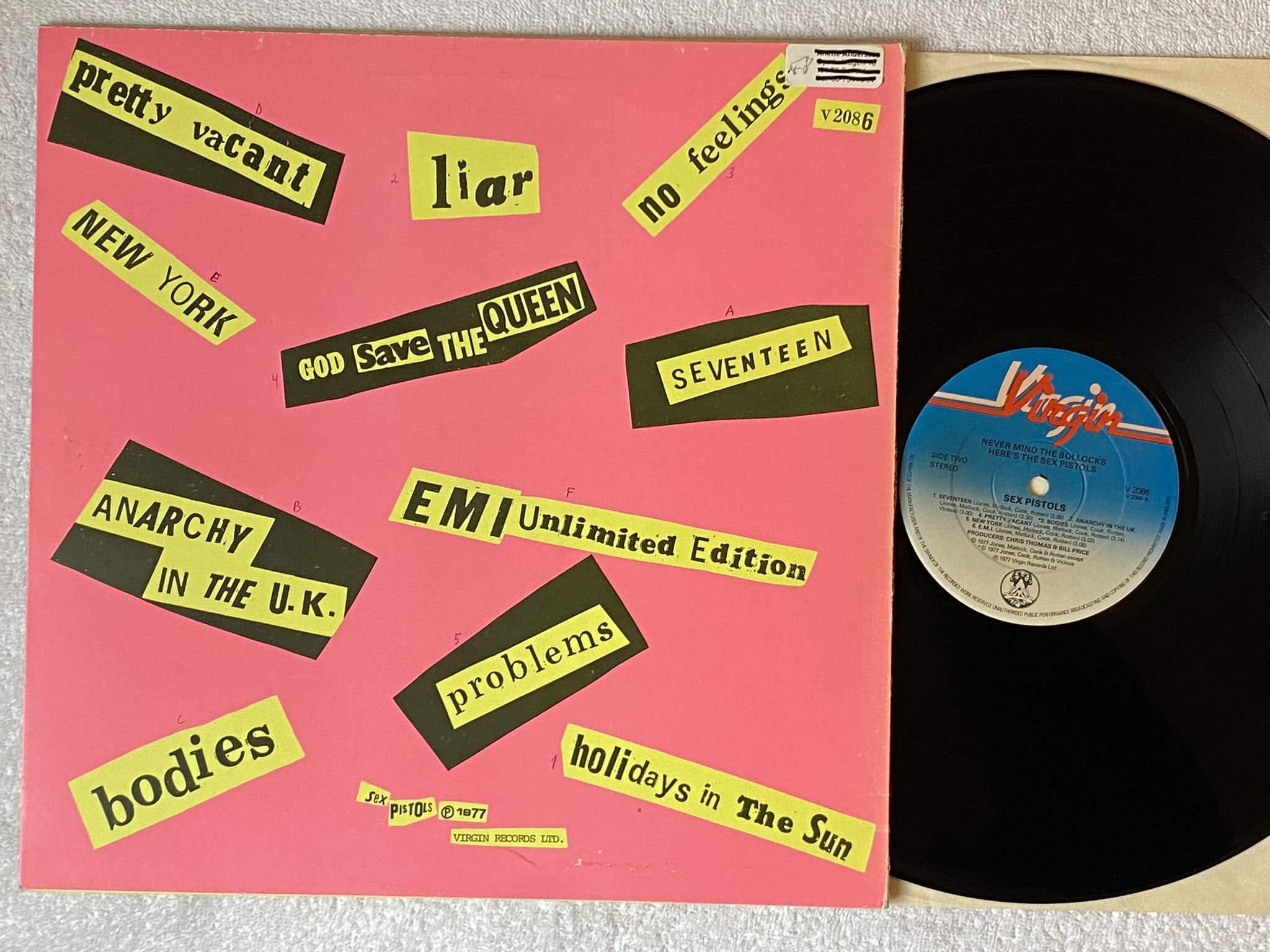 Omslagsbild för skivan SEX PISTOLS Never Mind The Bollocks Here's The LP -77 UK v2086 *** 11 track ***