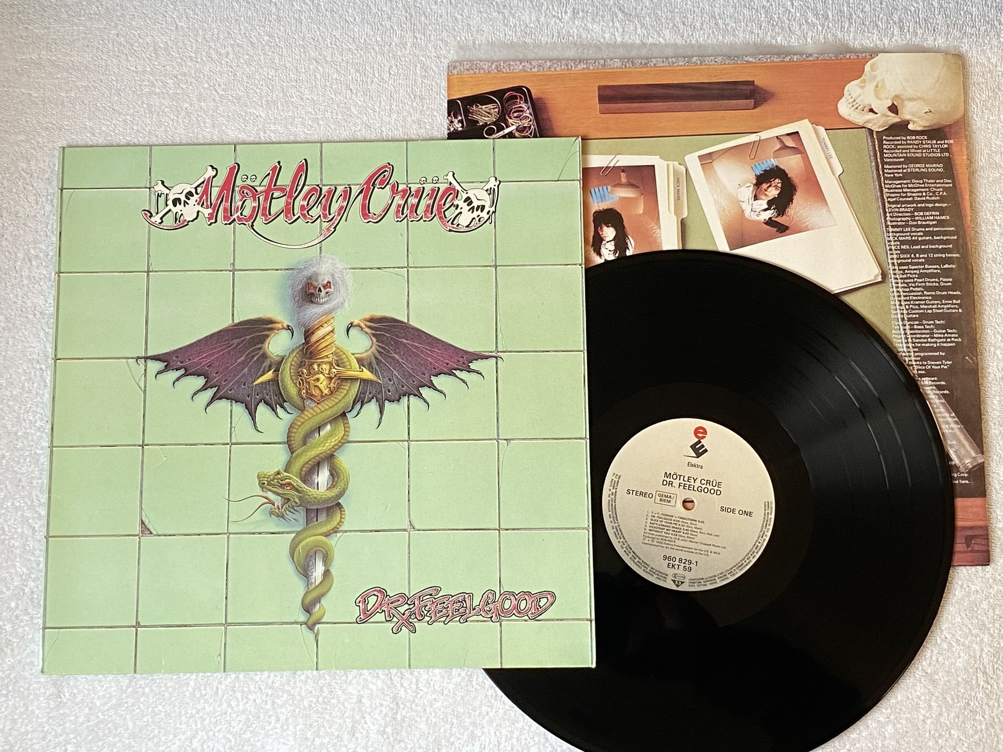 Omslagsbild för skivan MÖTLEY CRÜE Dr. Feelgood LP -89 Ger ELEKTRA 960 829-1