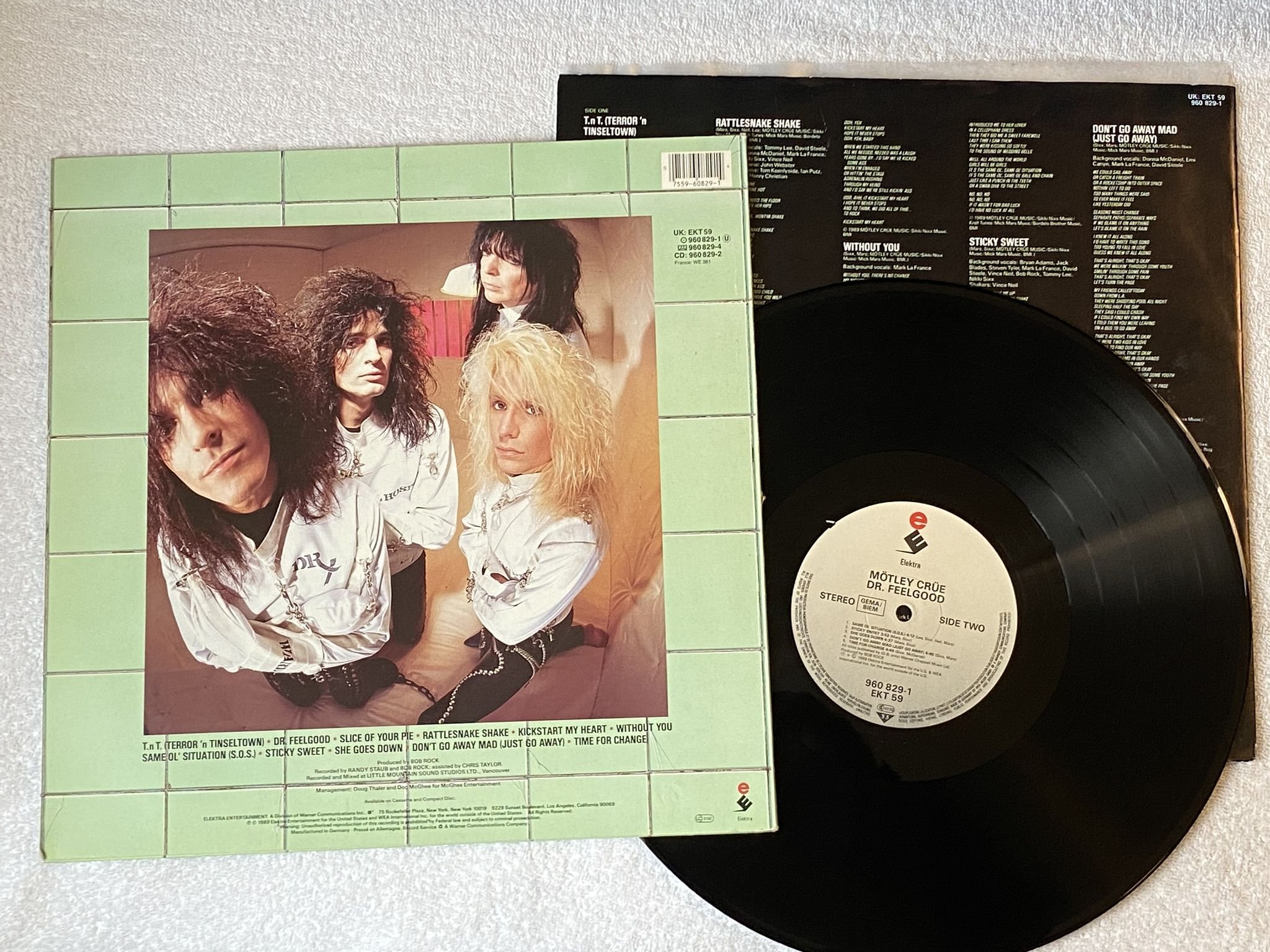 Omslagsbild för skivan MÖTLEY CRÜE Dr. Feelgood LP -89 Ger ELEKTRA 960 829-1