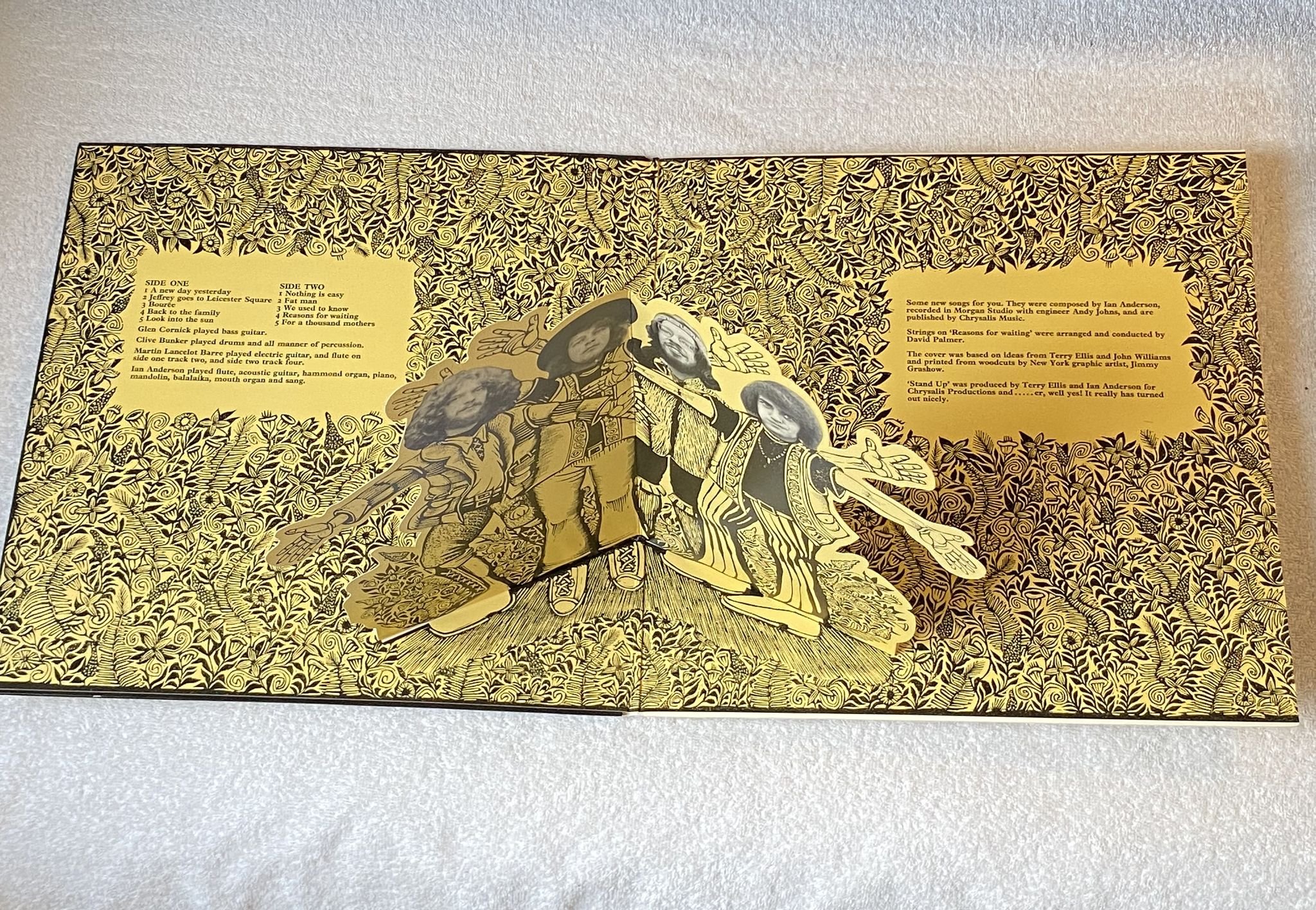 Omslagsbild för skivan JETHRO TULL stand up LP Swe CHRYSALIS CHR 1042