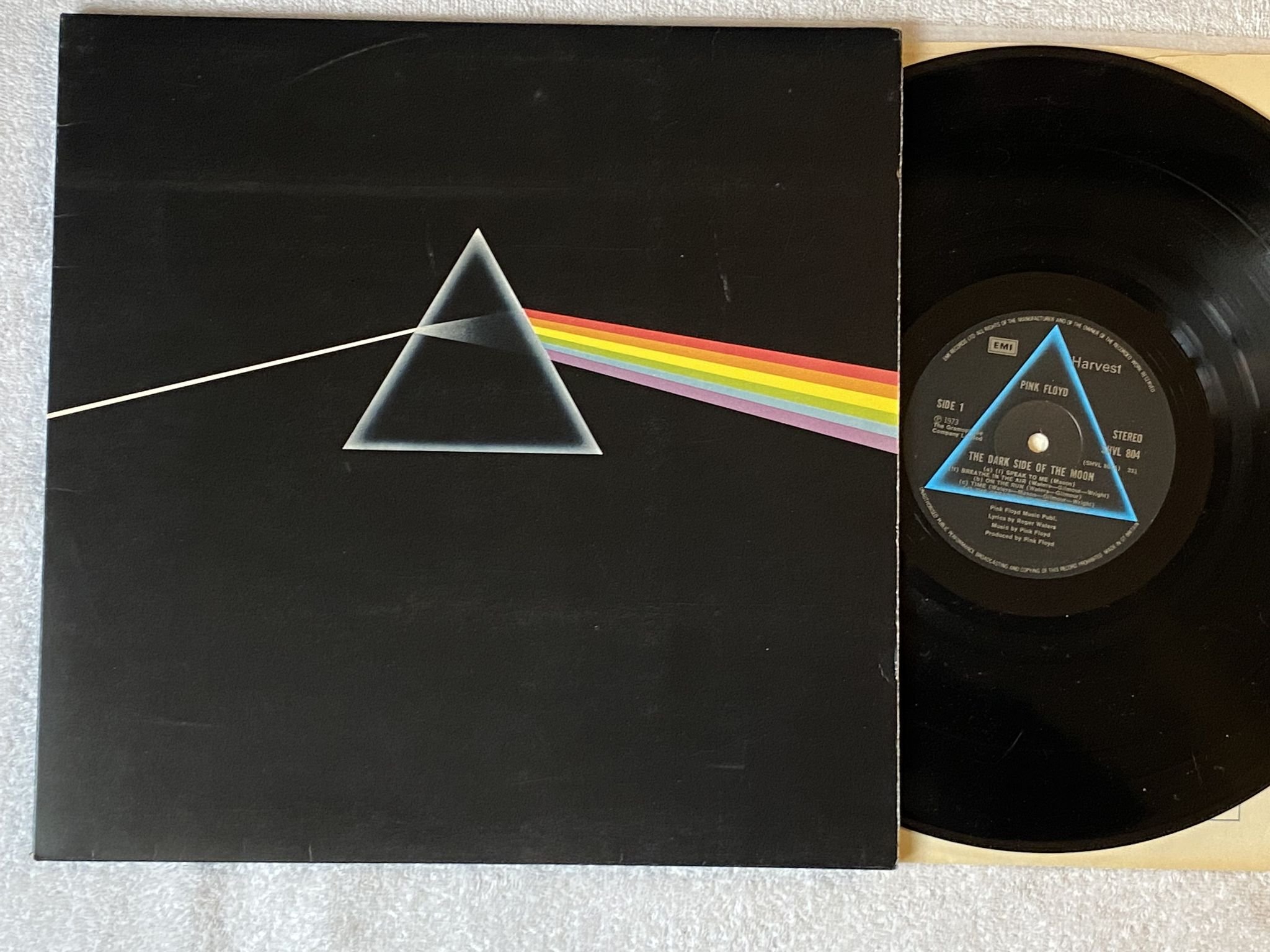 Omslagsbild för skivan THE PINK FLOYD the dark side of the moon LP UK HARVEST SHVL 804 ** complete **
