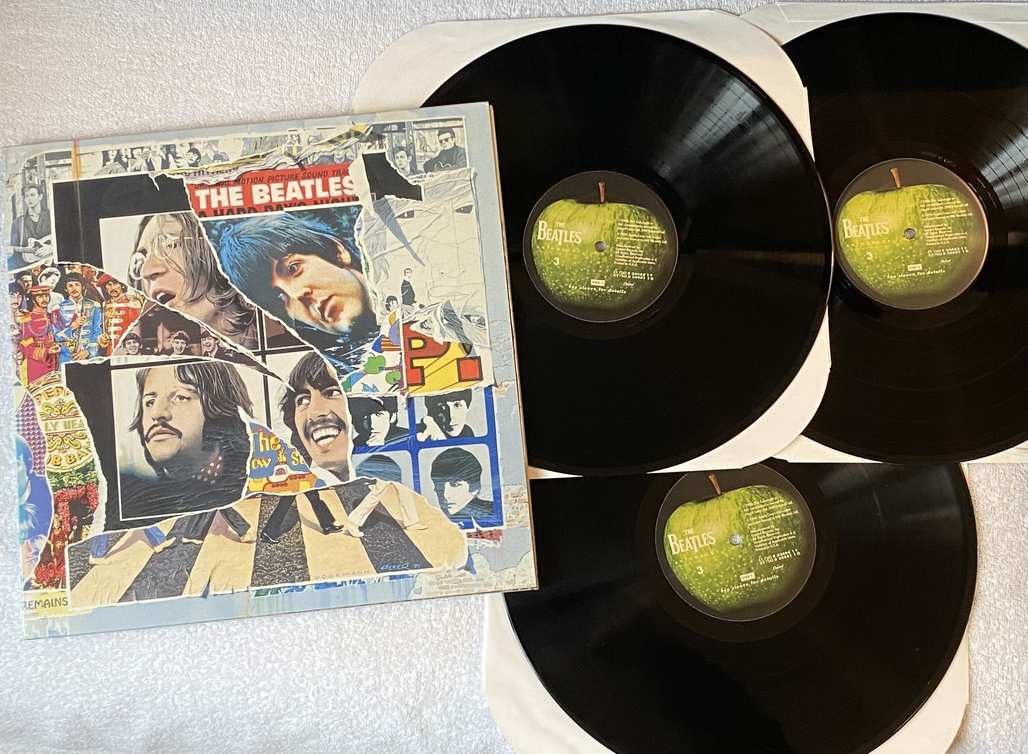 Omslagsbild för skivan THE BEATLES Anthology 3 3xLP -96 US APPLE C1 7243 8 34451 1 0