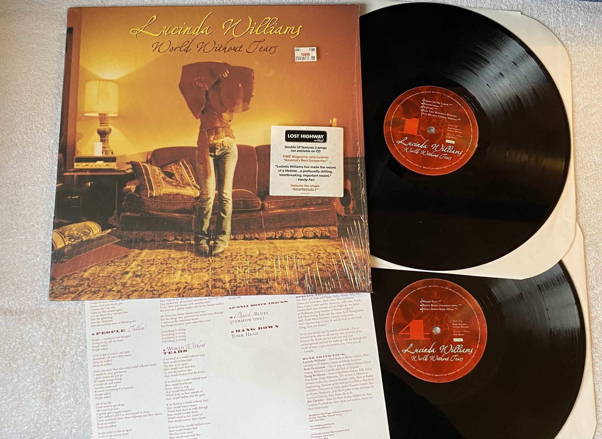 Omslagsbild för skivan LUCINDA WILLIAMS World Without Tears LP 2003 US LOST HIGHWAY 088170355-1