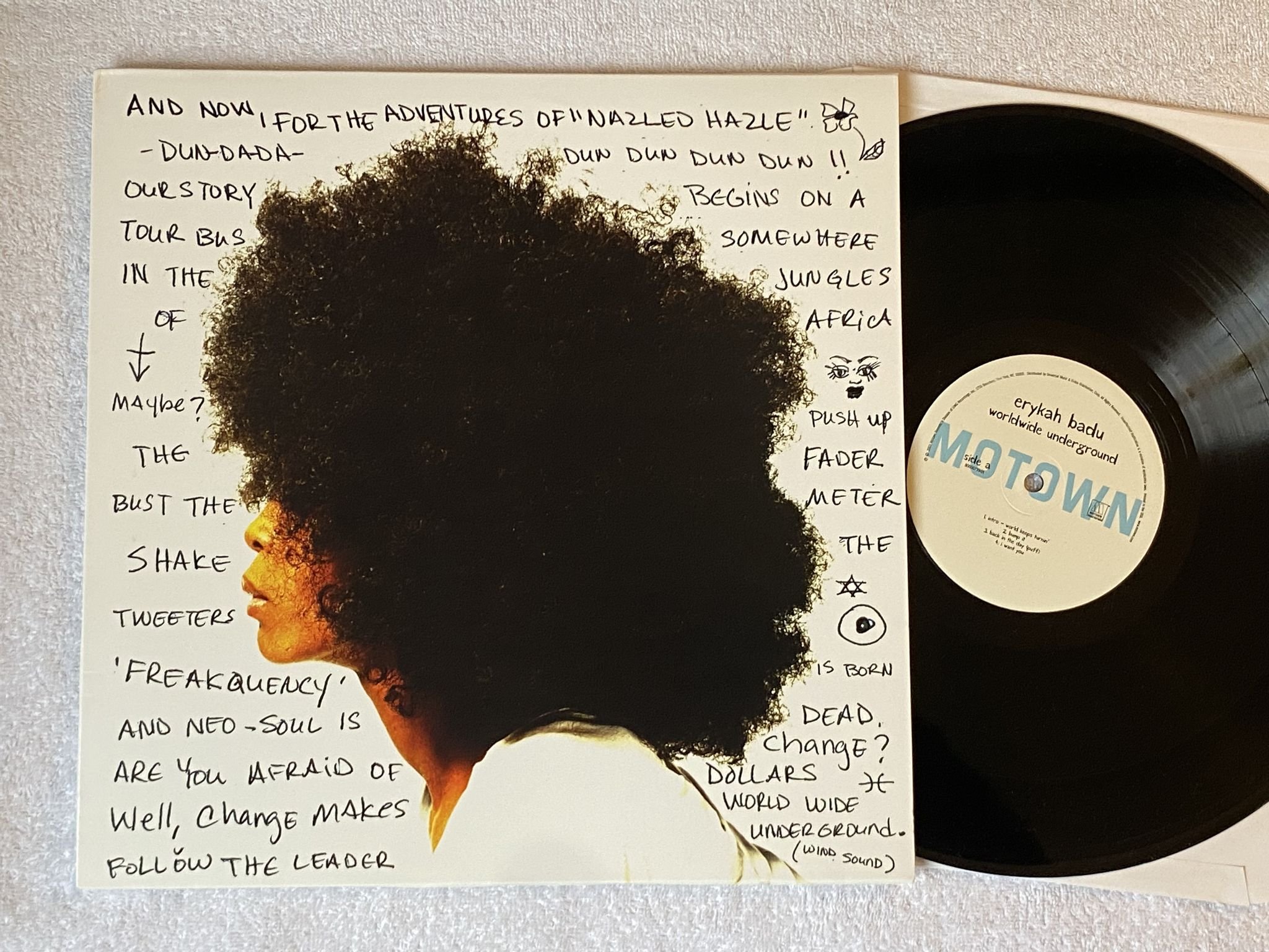 Omslagsbild för skivan ERYKAH BADU Worldwide Underground LP 2003 US MOTOWN B0000739-01