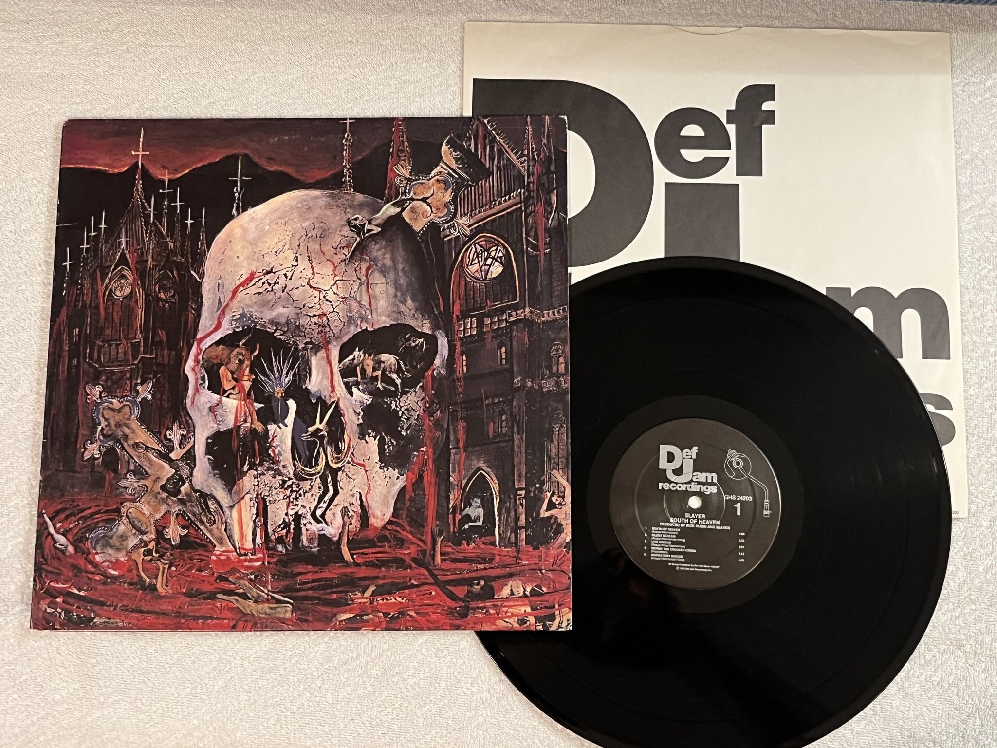 Omslagsbild för skivan SLAYER South Of Heaven LP -88 US DEF JAM GHS 24203 ** TRASH METAL ***
