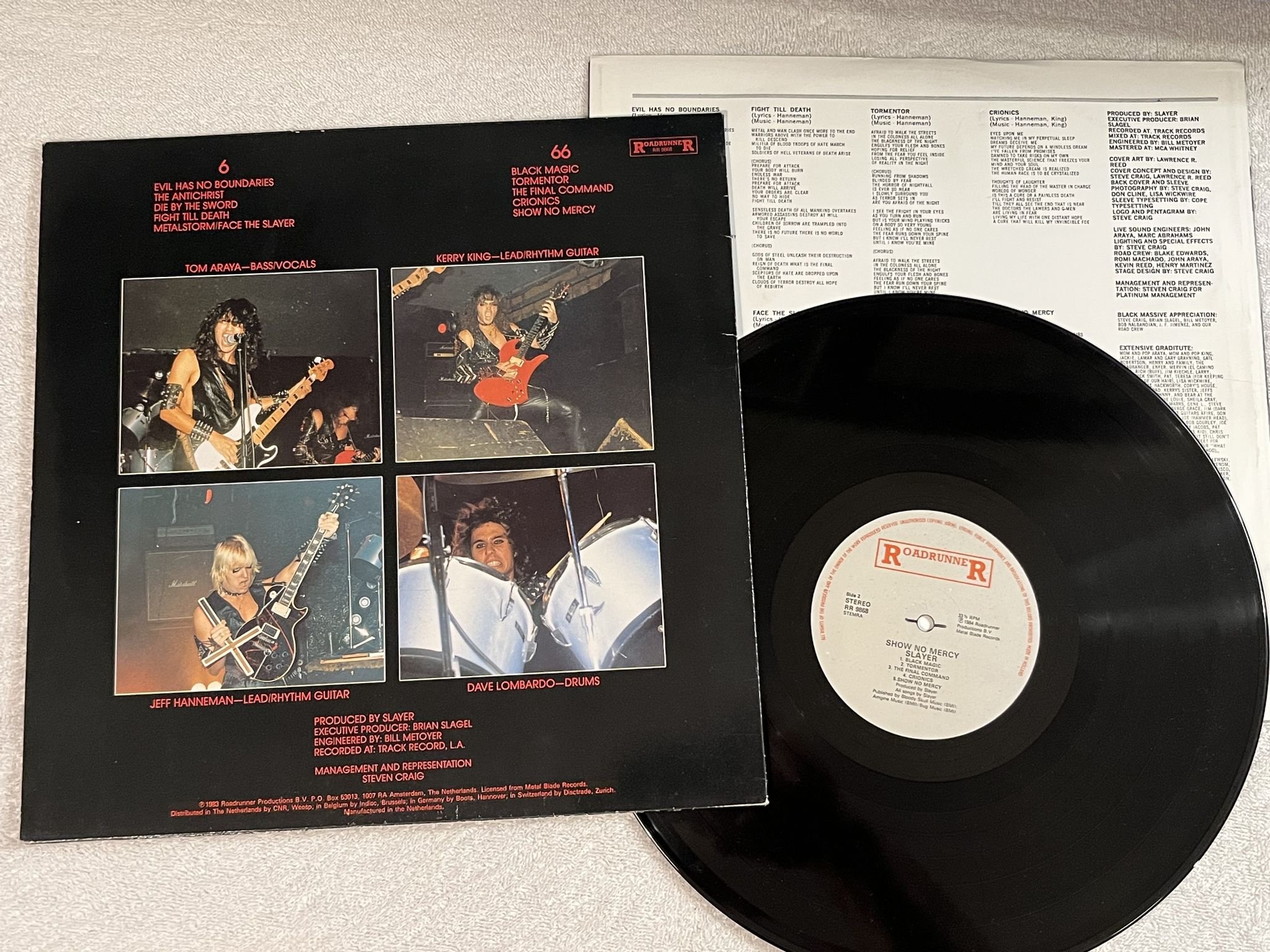 Omslagsbild för skivan SLAYER Show No Mercy LP -84 Hol ROADRUNNER RR 9868