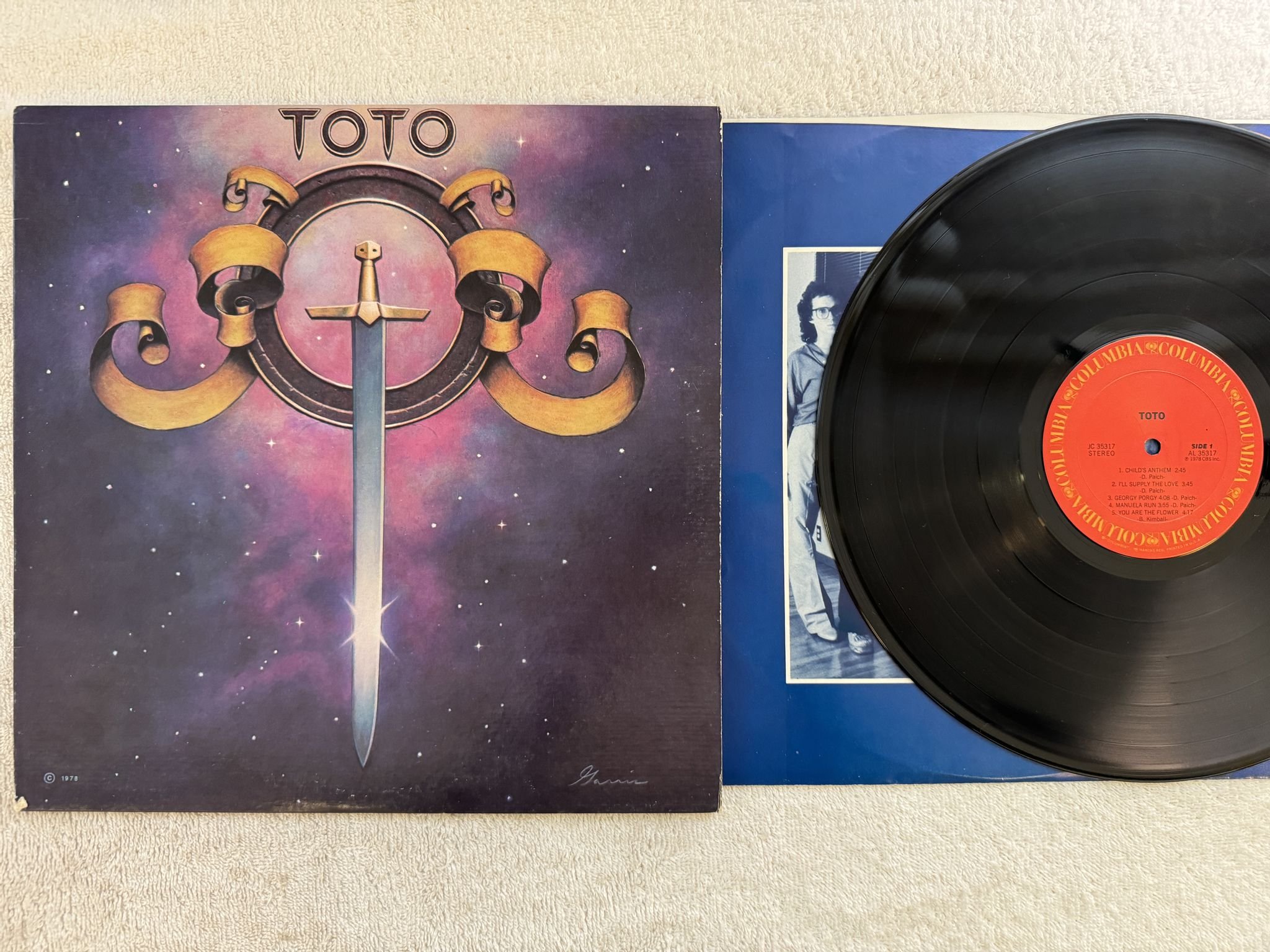 Omslagsbild för skivan TOTO s/t LP -78 US COLUMBIA JC 35317 *** GEORGY PORGY ***