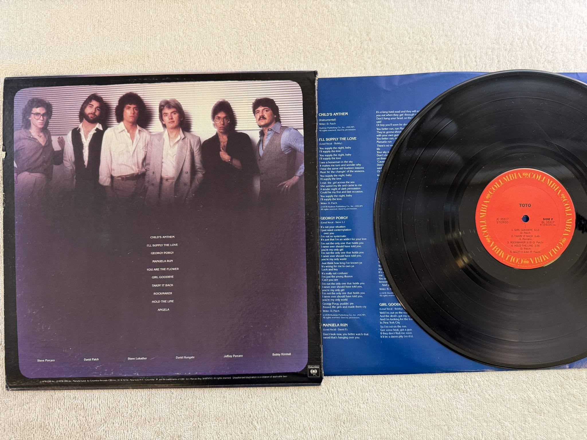 Omslagsbild för skivan TOTO s/t LP -78 US COLUMBIA JC 35317 *** GEORGY PORGY ***