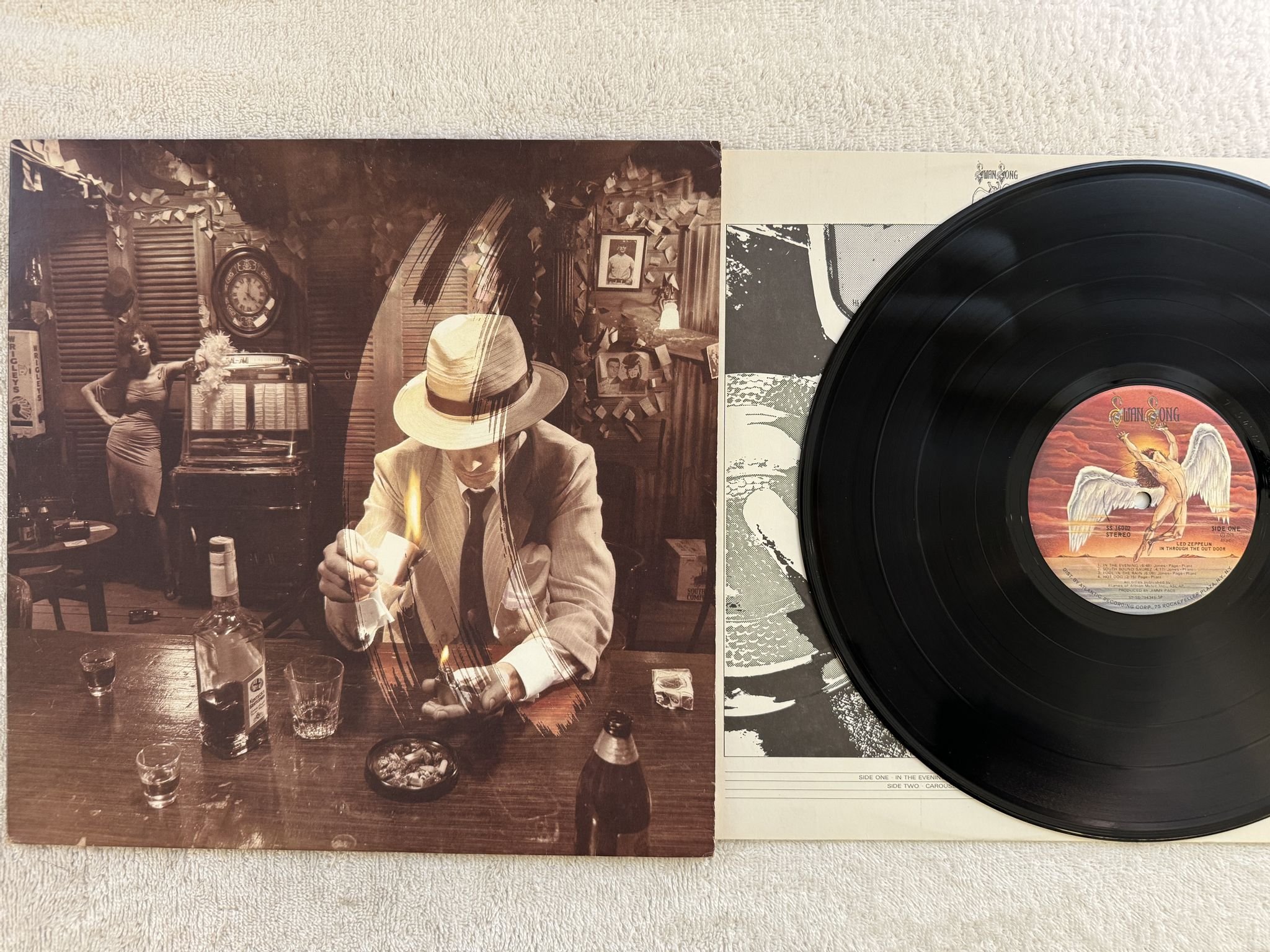 Omslagsbild för skivan LED ZEPPELIN in through the out door LP -79 US SWAN SONG SS 16002 * "C" COVER *